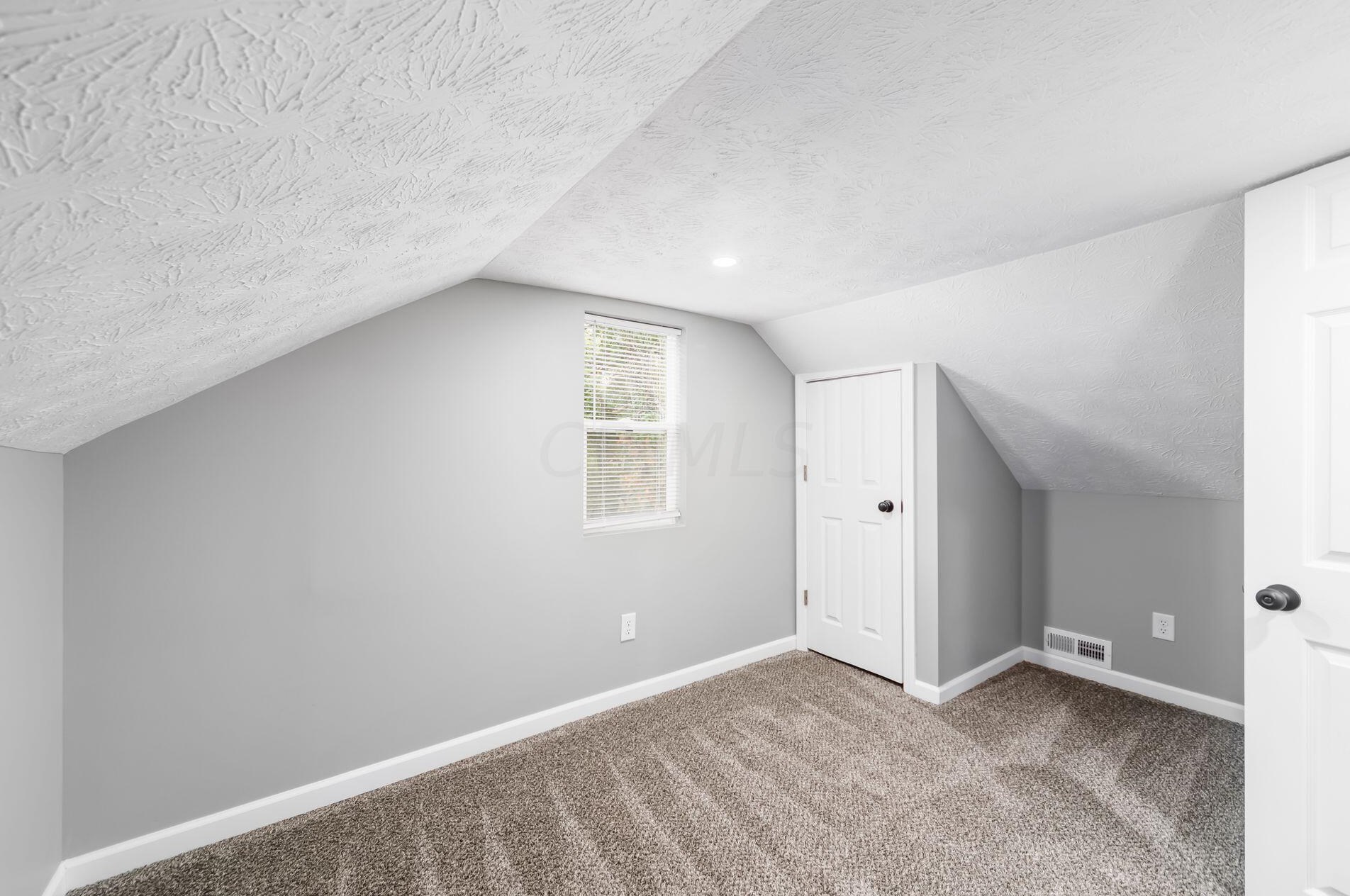 1166 Minnesota Ave, Columbus OH  43211-1319 exterior