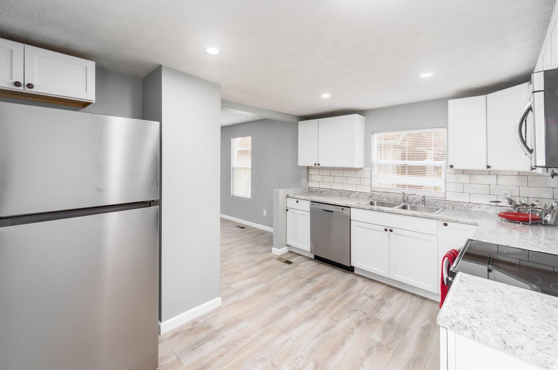 1166 Minnesota Ave, Columbus OH  43211-1319 exterior