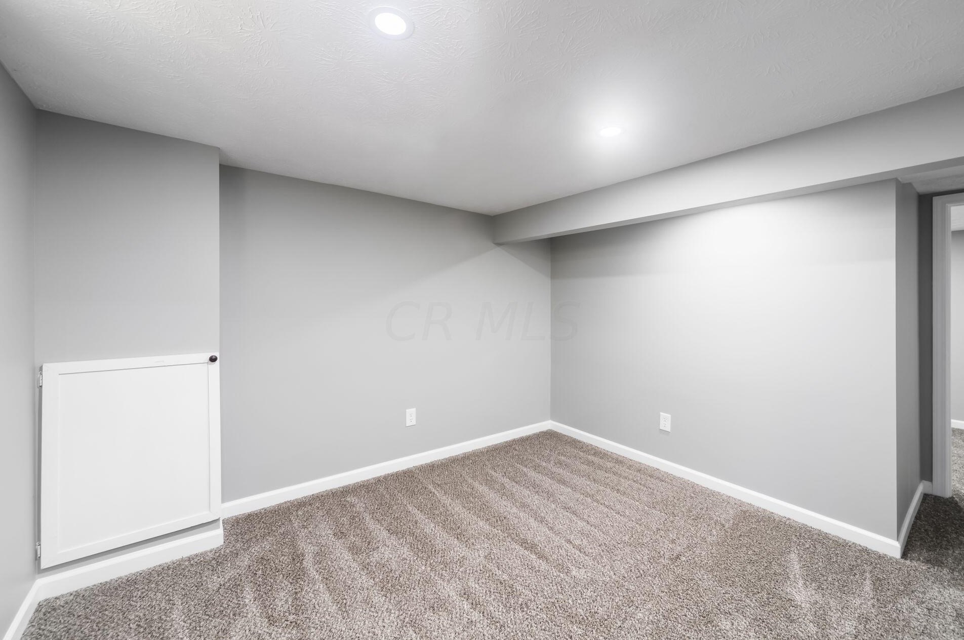 1166 Minnesota Ave, Columbus OH  43211-1319 exterior