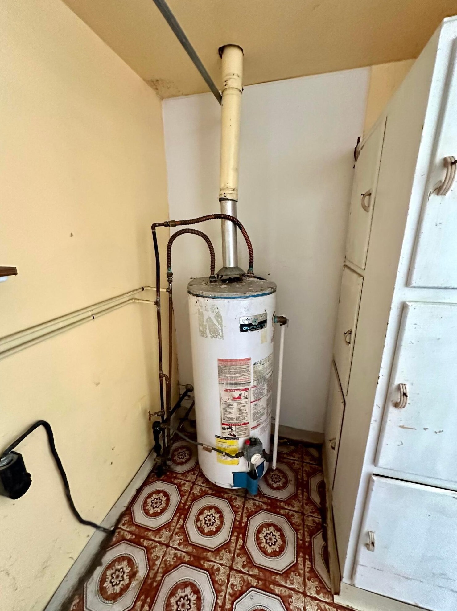 1288 Hart Rd, Columbus OH 43223-3324 exterior