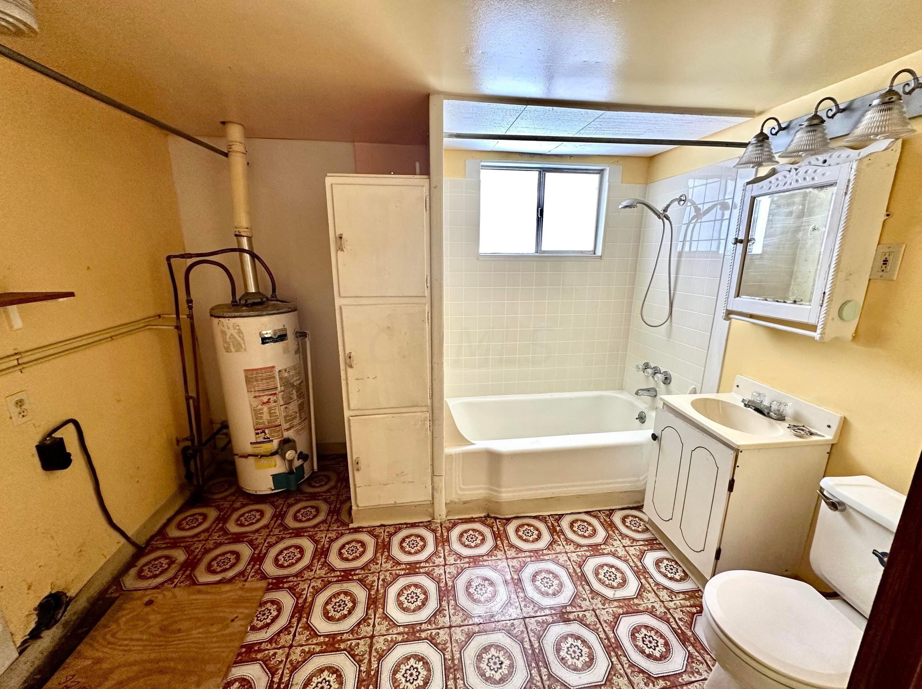 1288 Hart Rd, Columbus OH 43223-3324 exterior