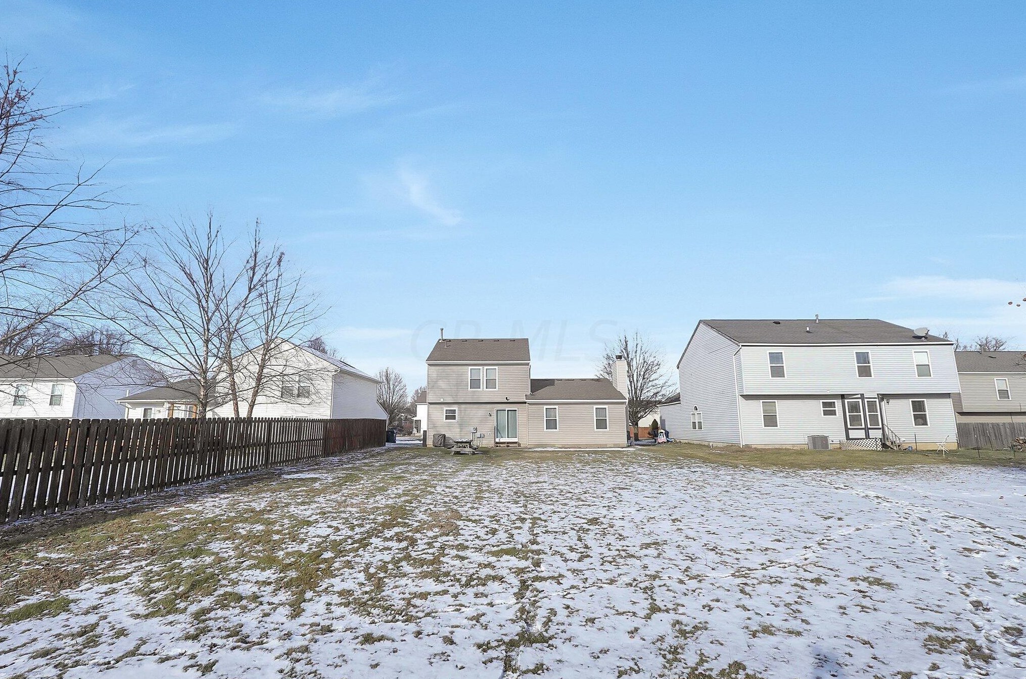 6827 Magdalena Ln, Cnl Wnchstr OH  43110-8332 exterior