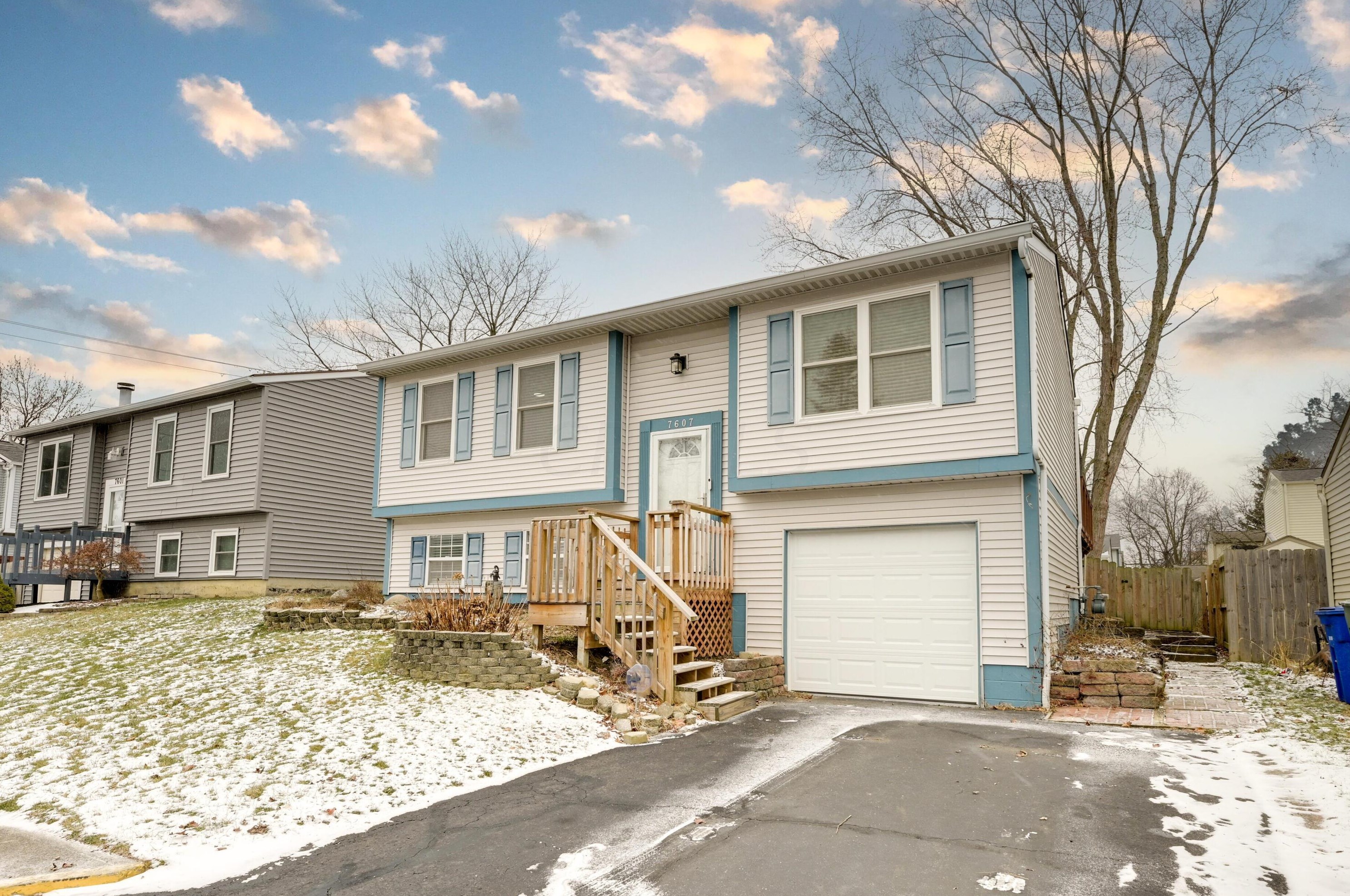 7607 Moorlane Dr, Columbus, OH 43085-5341