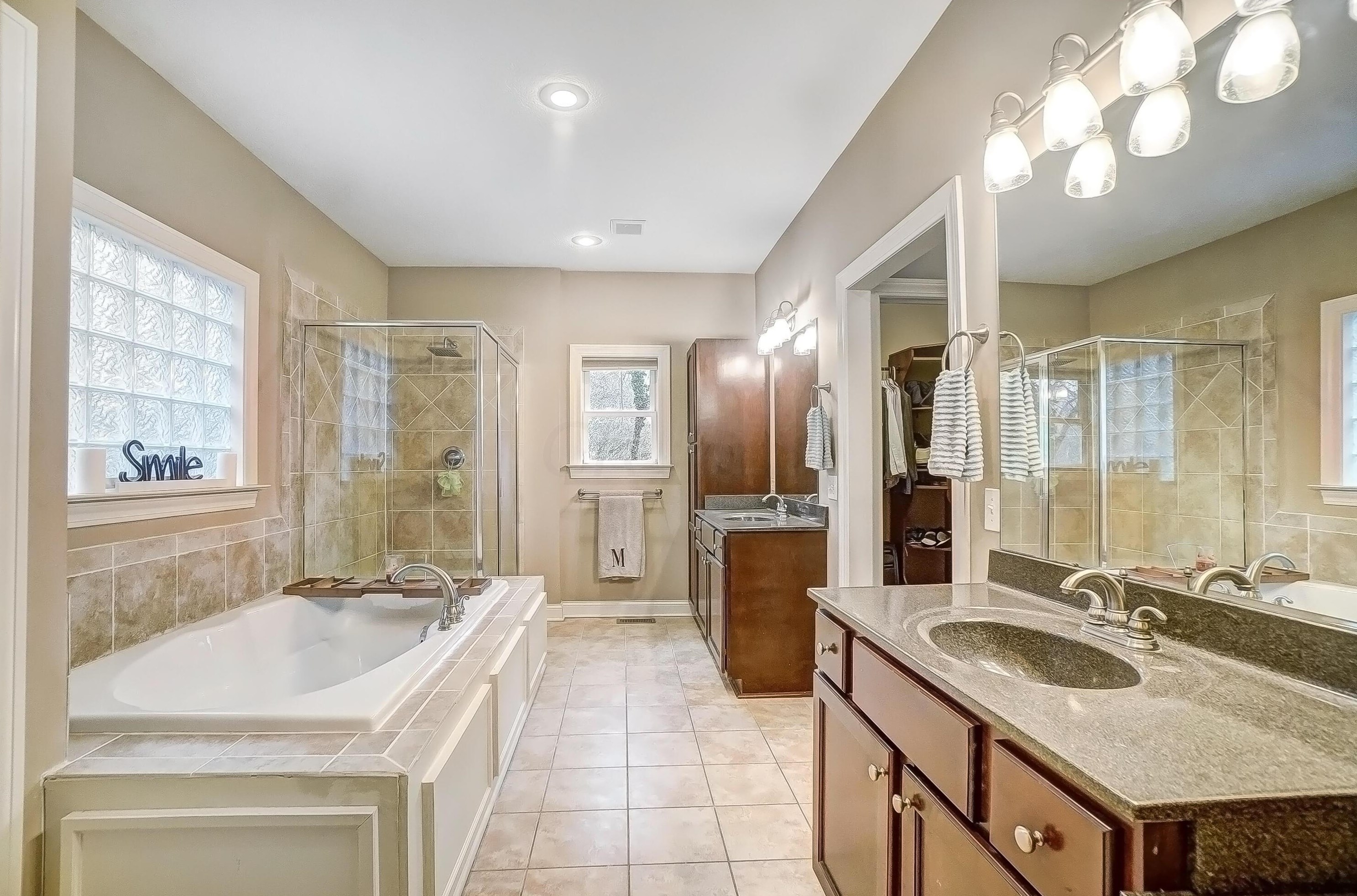 6310 Linworth Rd, Columbus OH  43085-2855 exterior