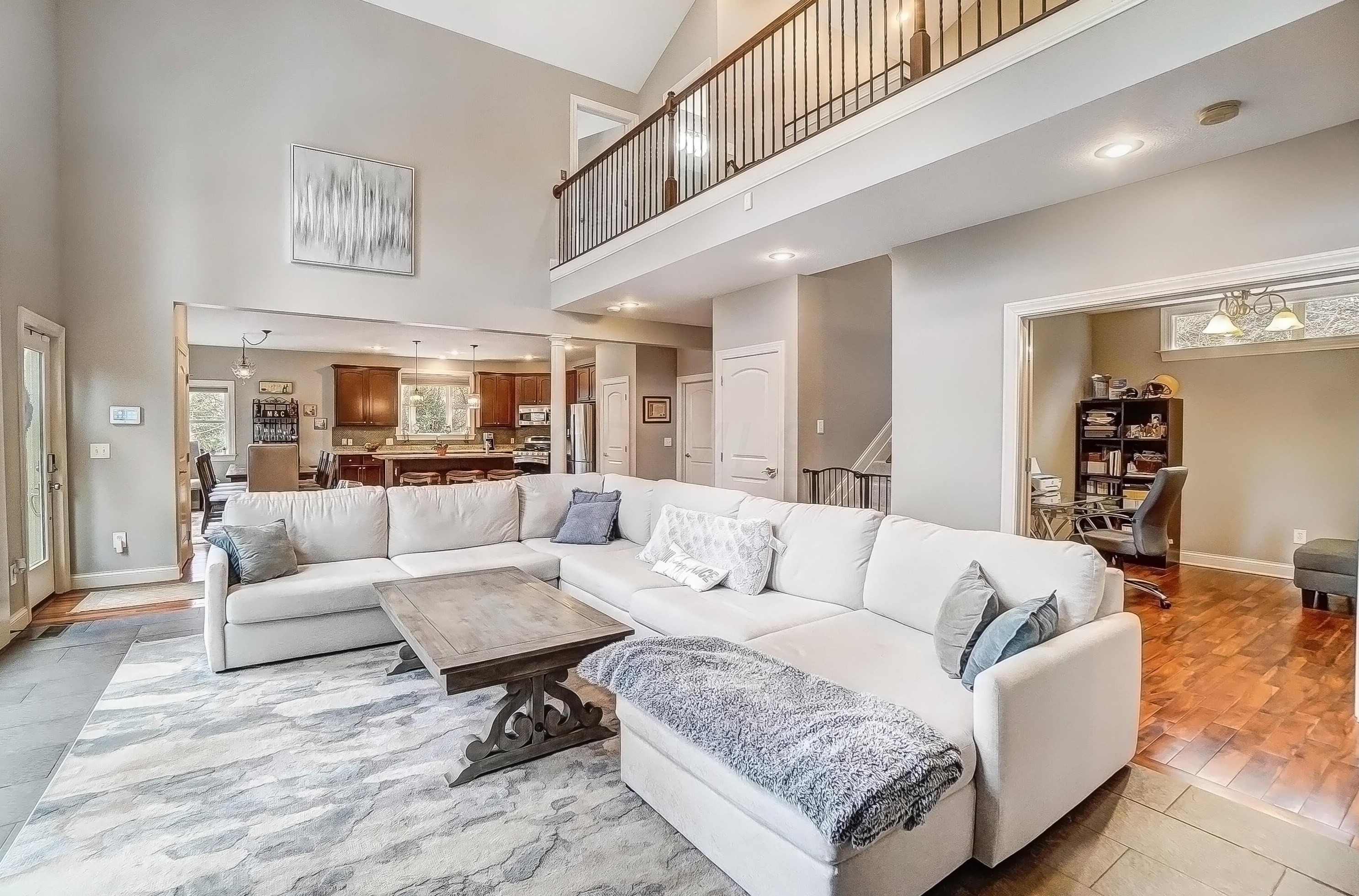 6310 Linworth Rd, Columbus OH  43085-2855 exterior