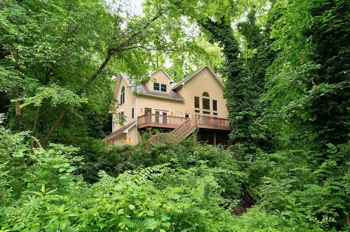 6310 Linworth Rd, Columbus OH  43085-2855 exterior