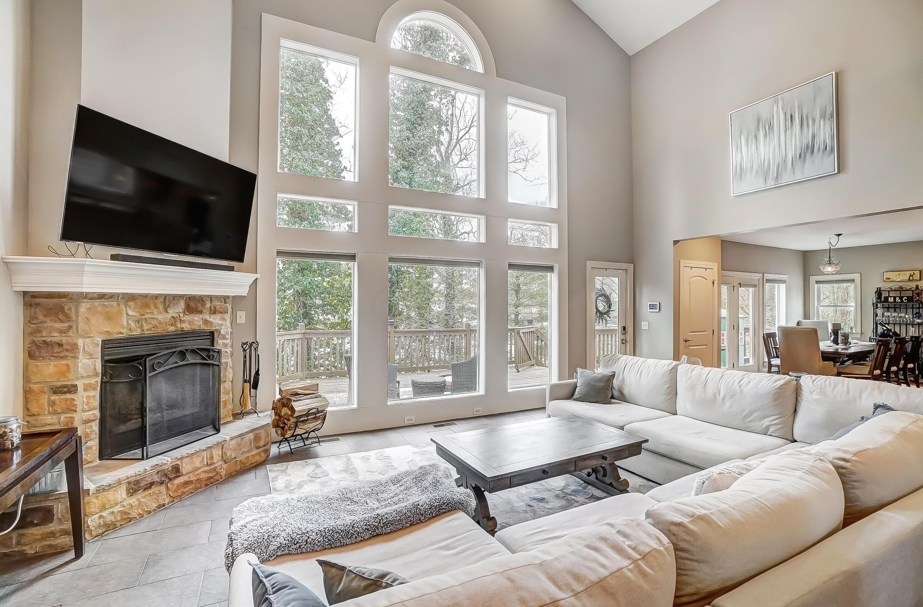 6310 Linworth Rd, Columbus OH  43085-2855 exterior