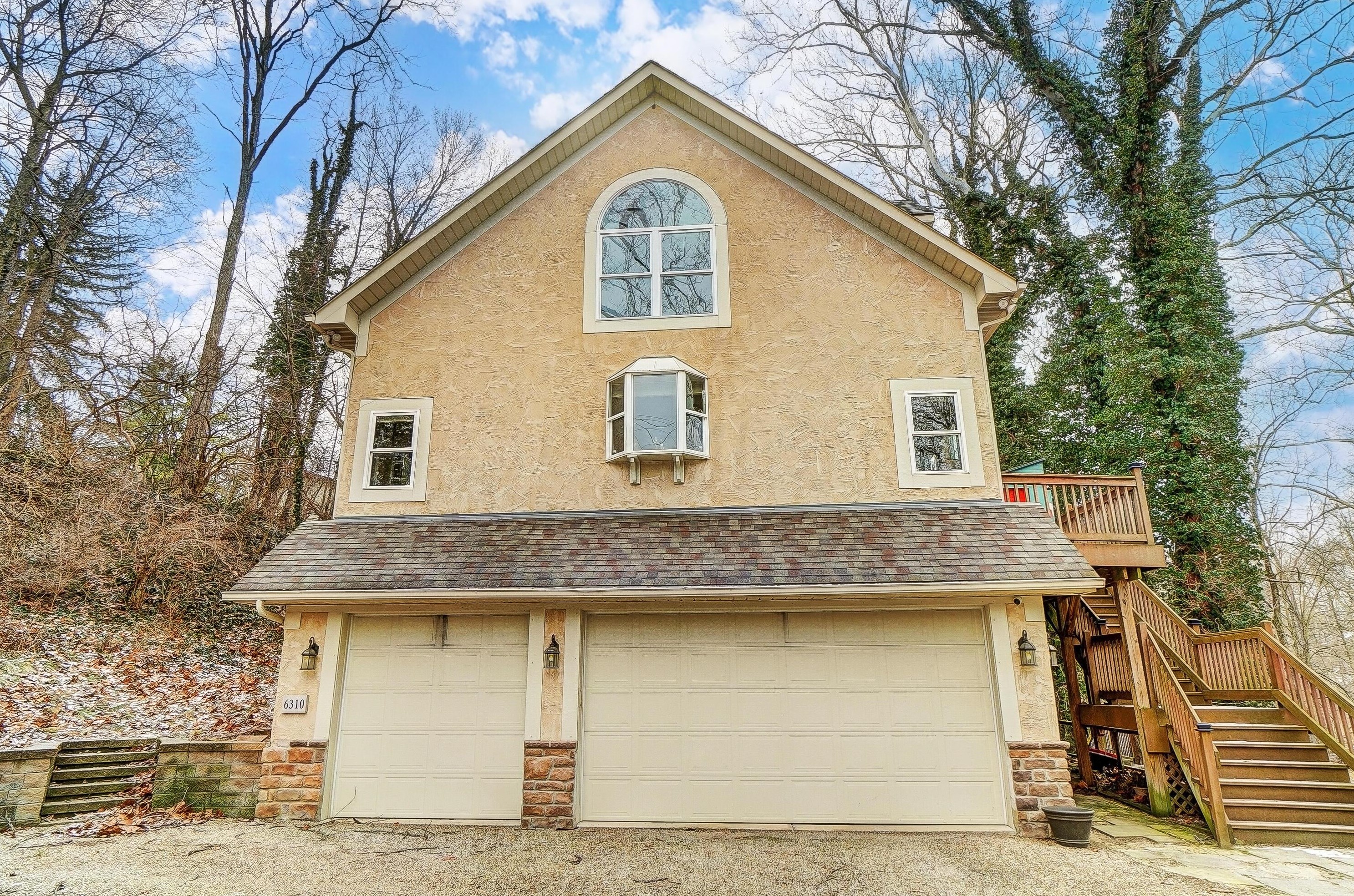 6310 Linworth Rd, Columbus OH  43085-2855 exterior