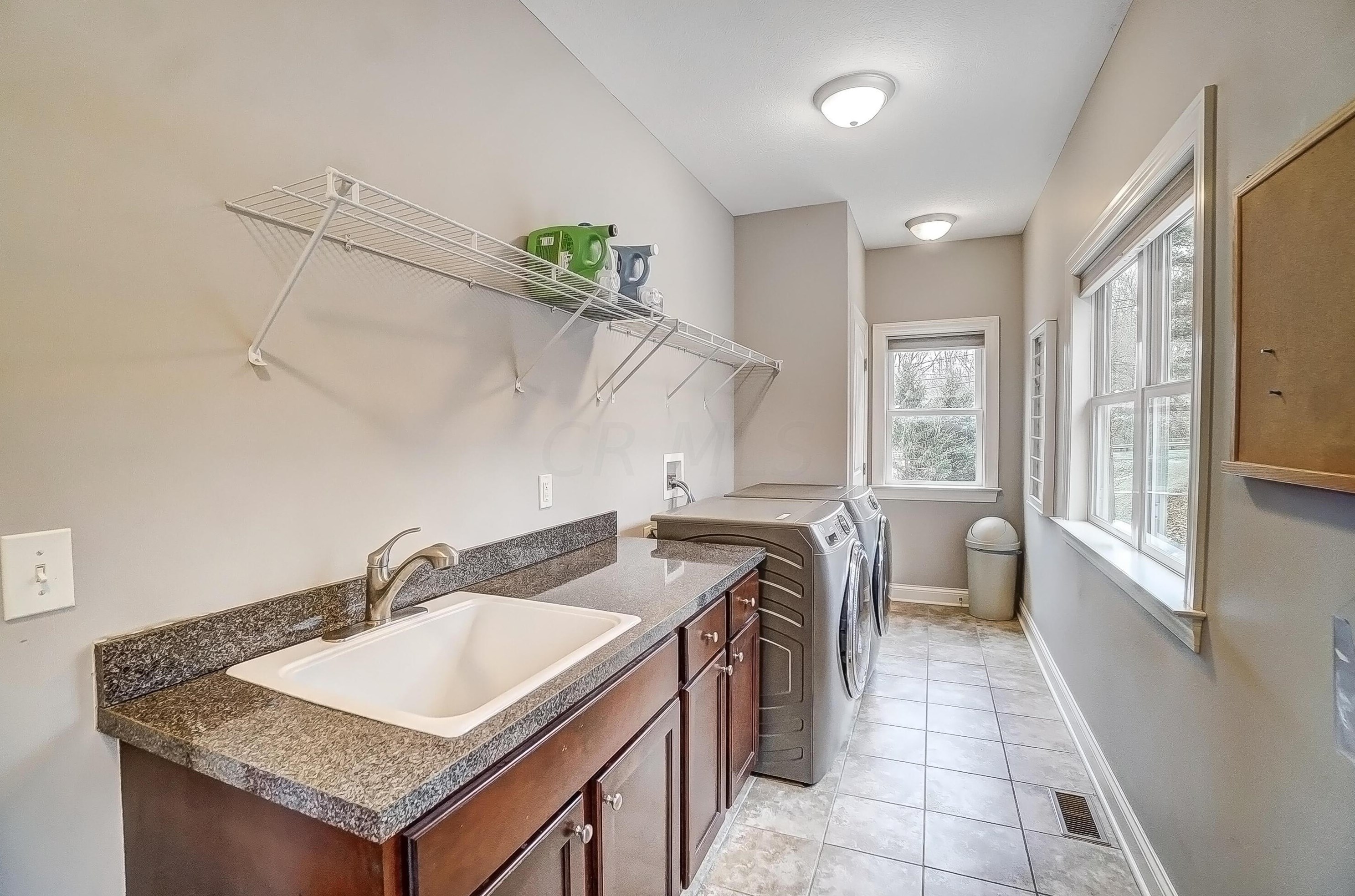 6310 Linworth Rd, Columbus OH  43085-2855 exterior