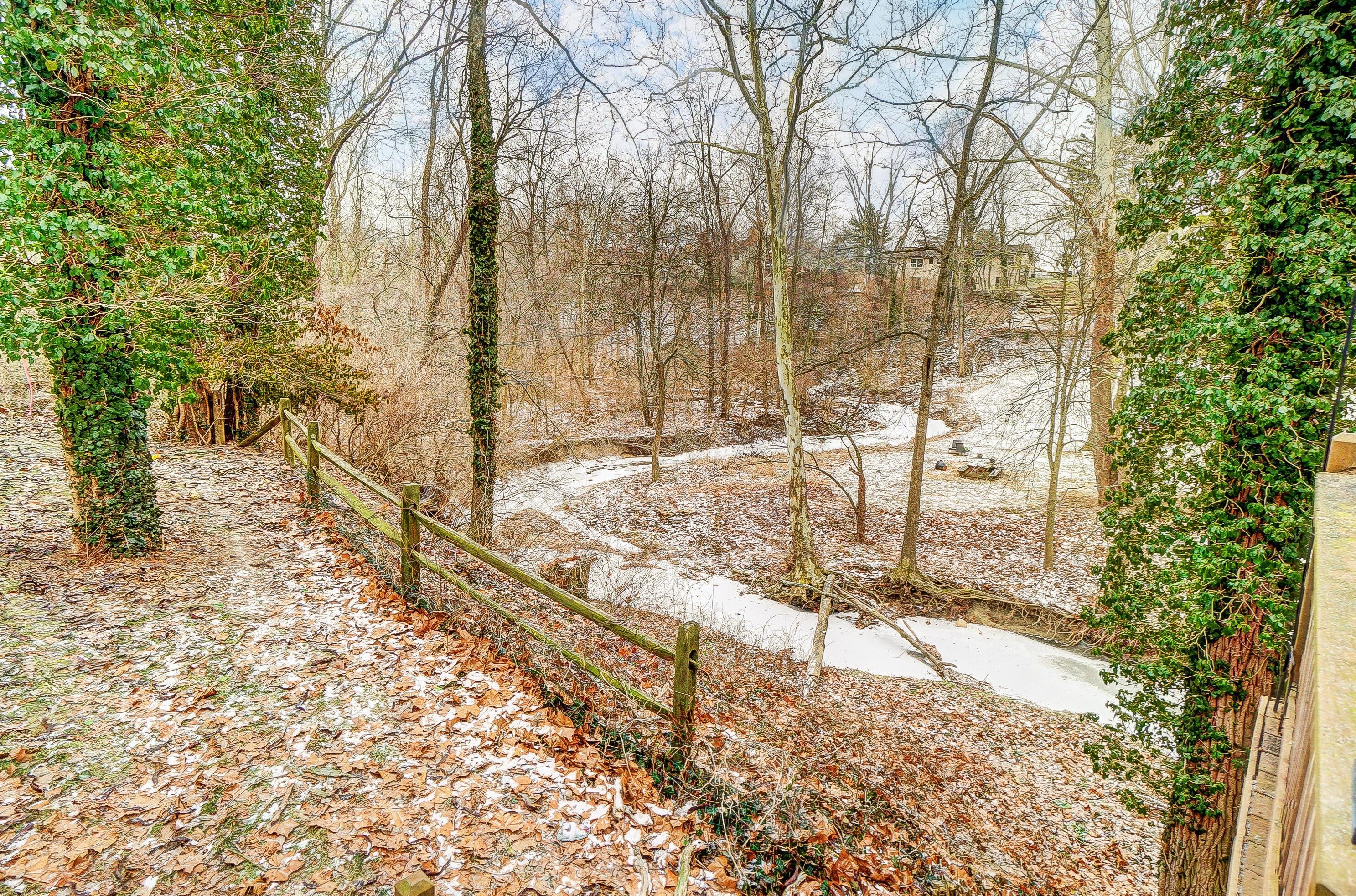 6310 Linworth Rd, Columbus OH  43085-2855 exterior