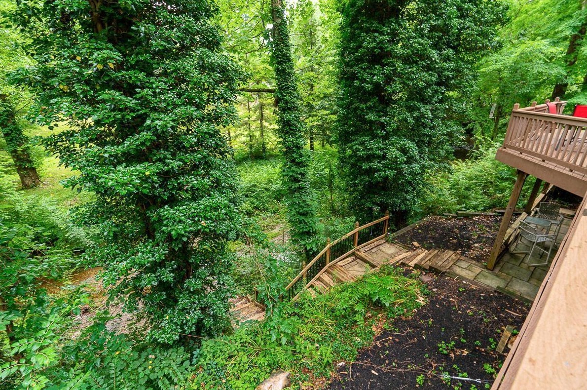 6310 Linworth Rd, Columbus OH  43085-2855 exterior