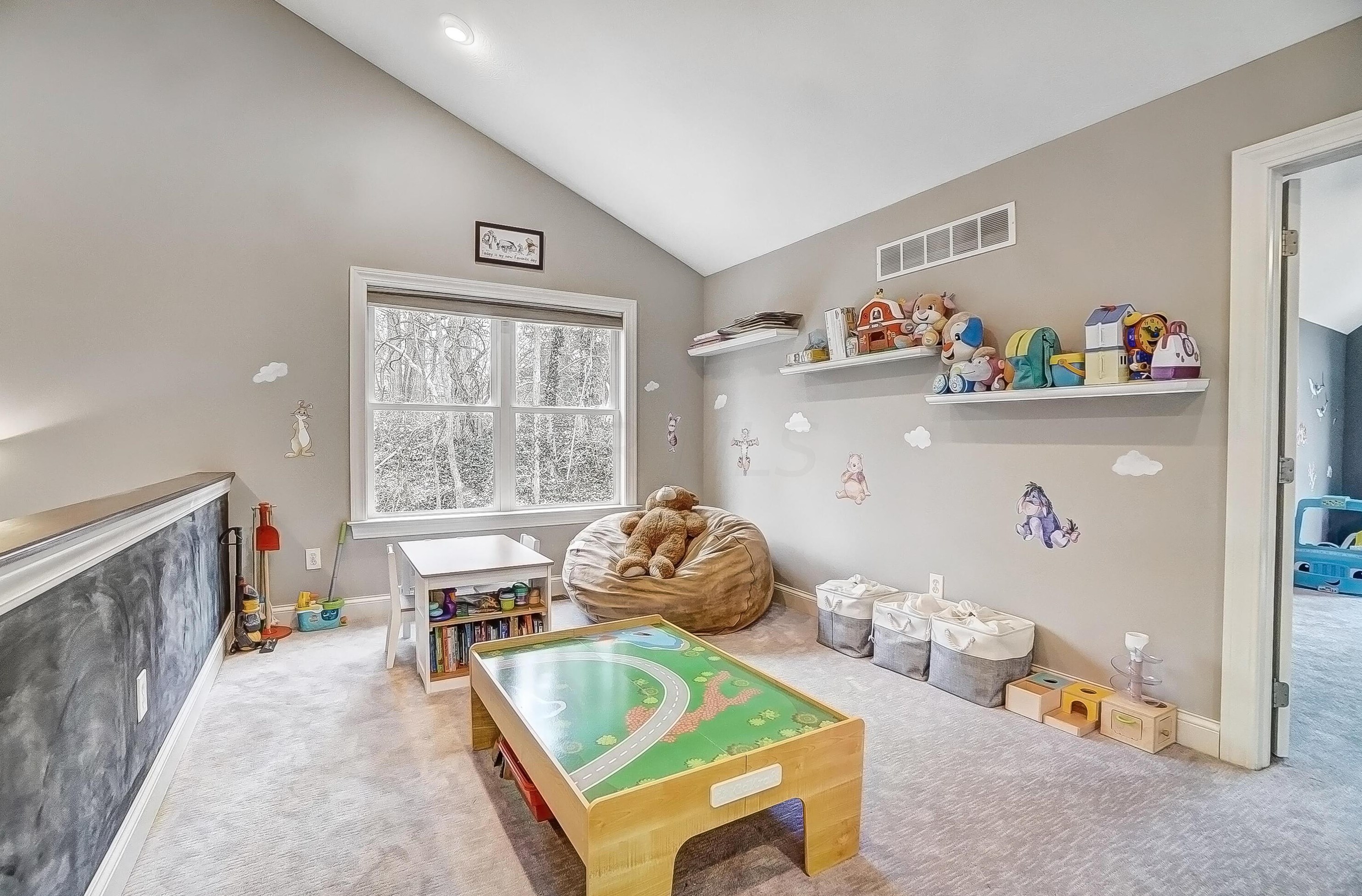 6310 Linworth Rd, Columbus OH  43085-2855 exterior