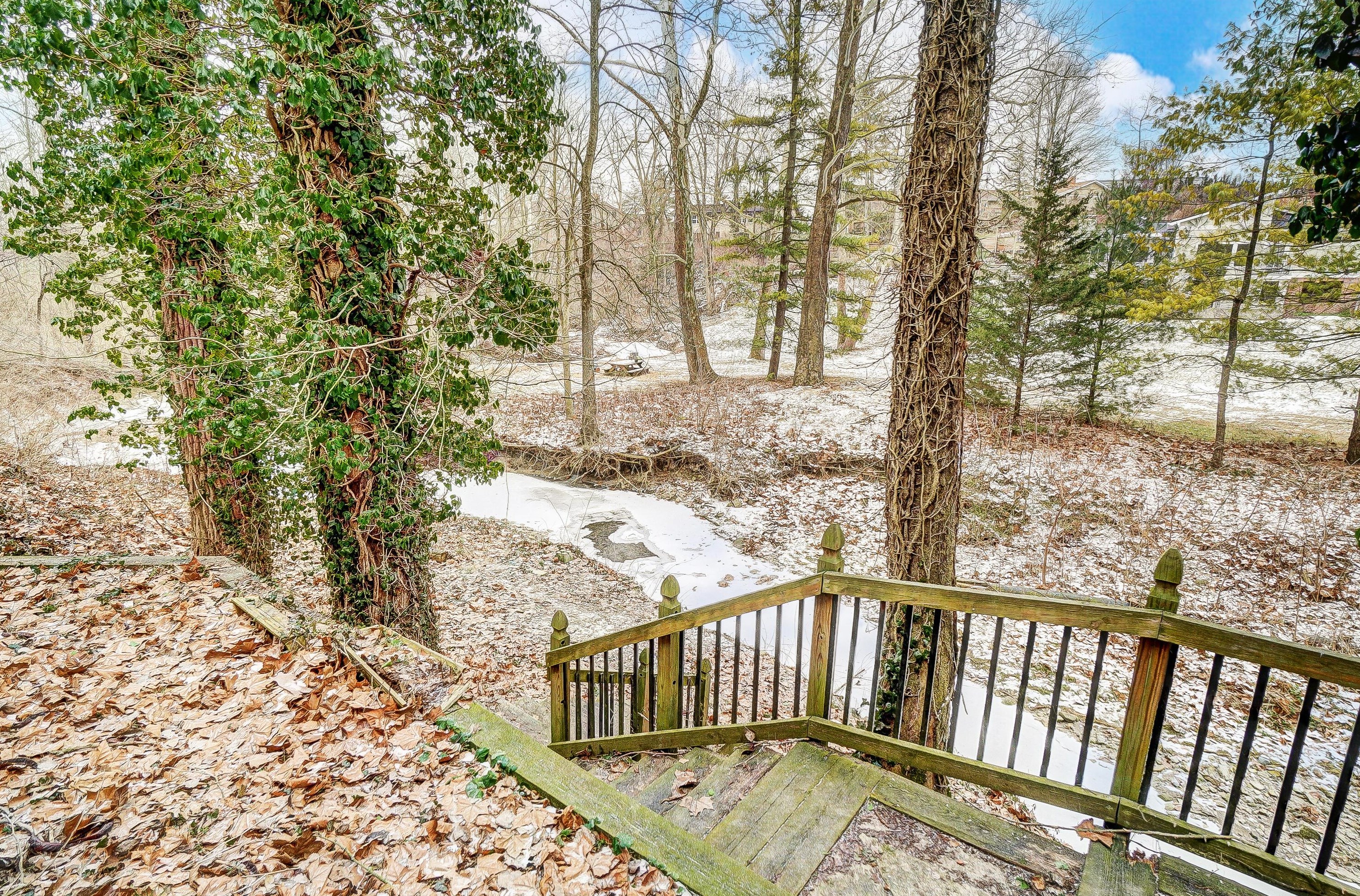 6310 Linworth Rd, Columbus OH  43085-2855 exterior