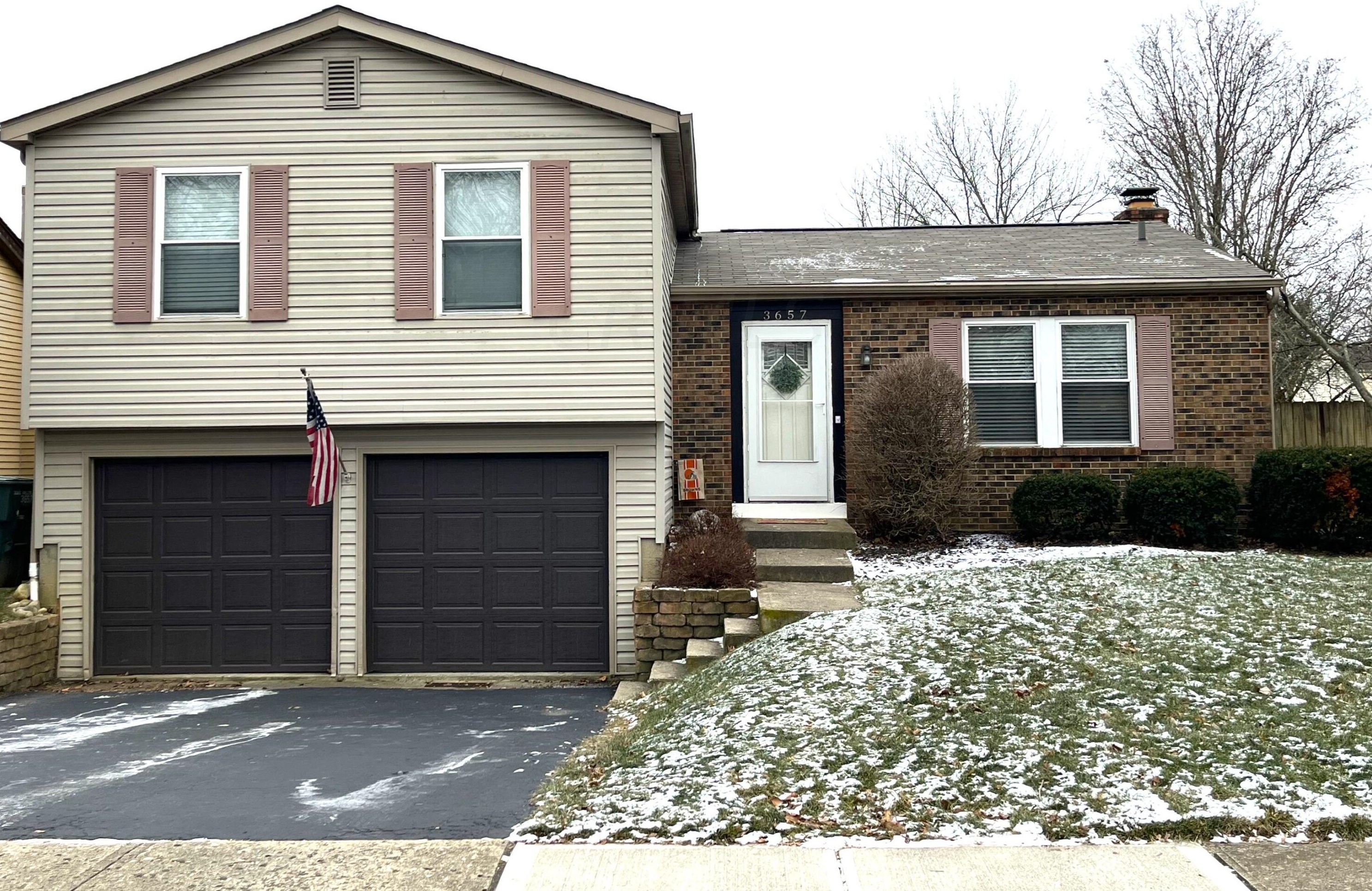 3657 Quail Hollow Dr, Columbus, OH 43228-9392
