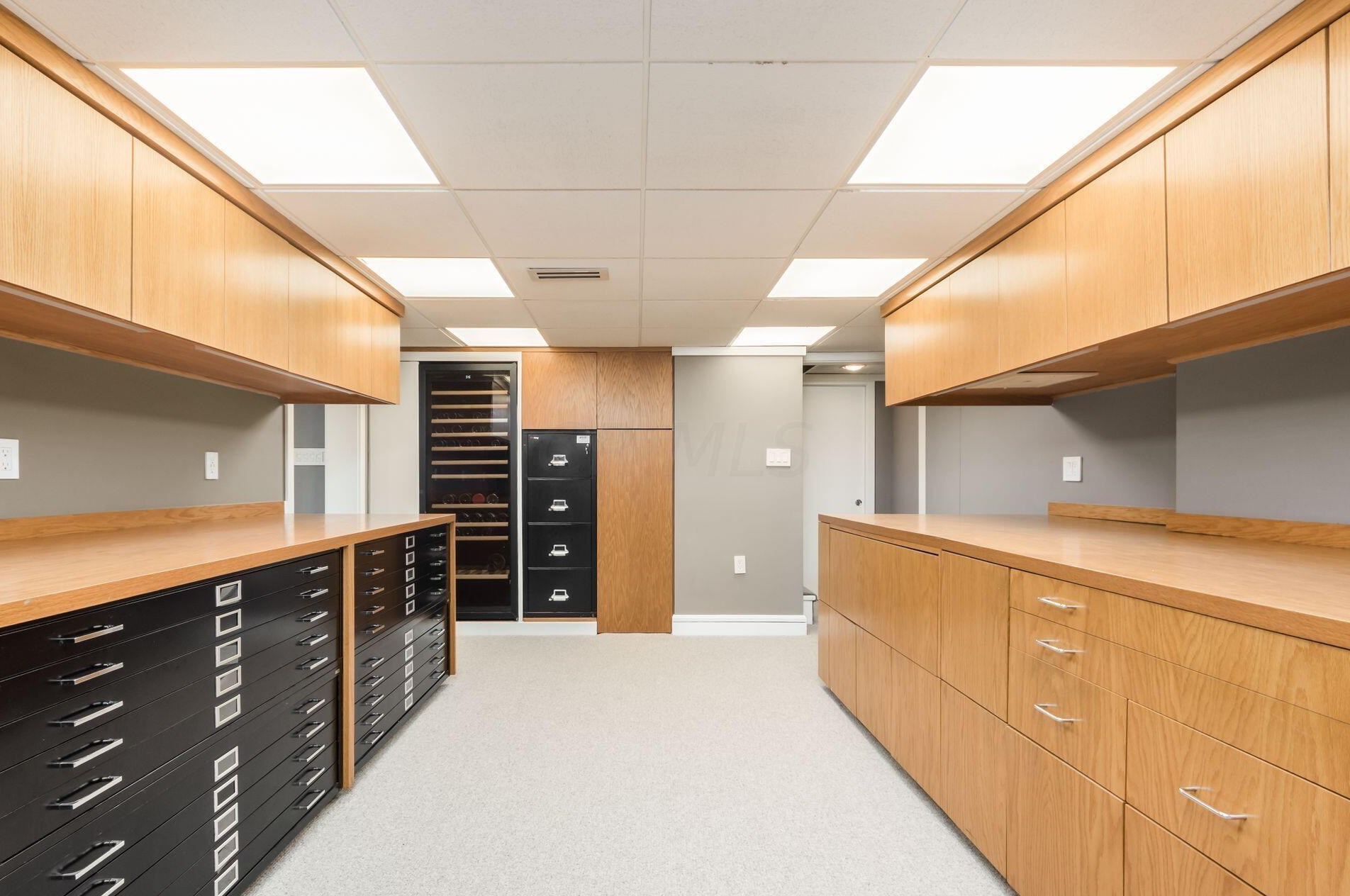 754 Neil Ave, Columbus OH 43201-2321 exterior