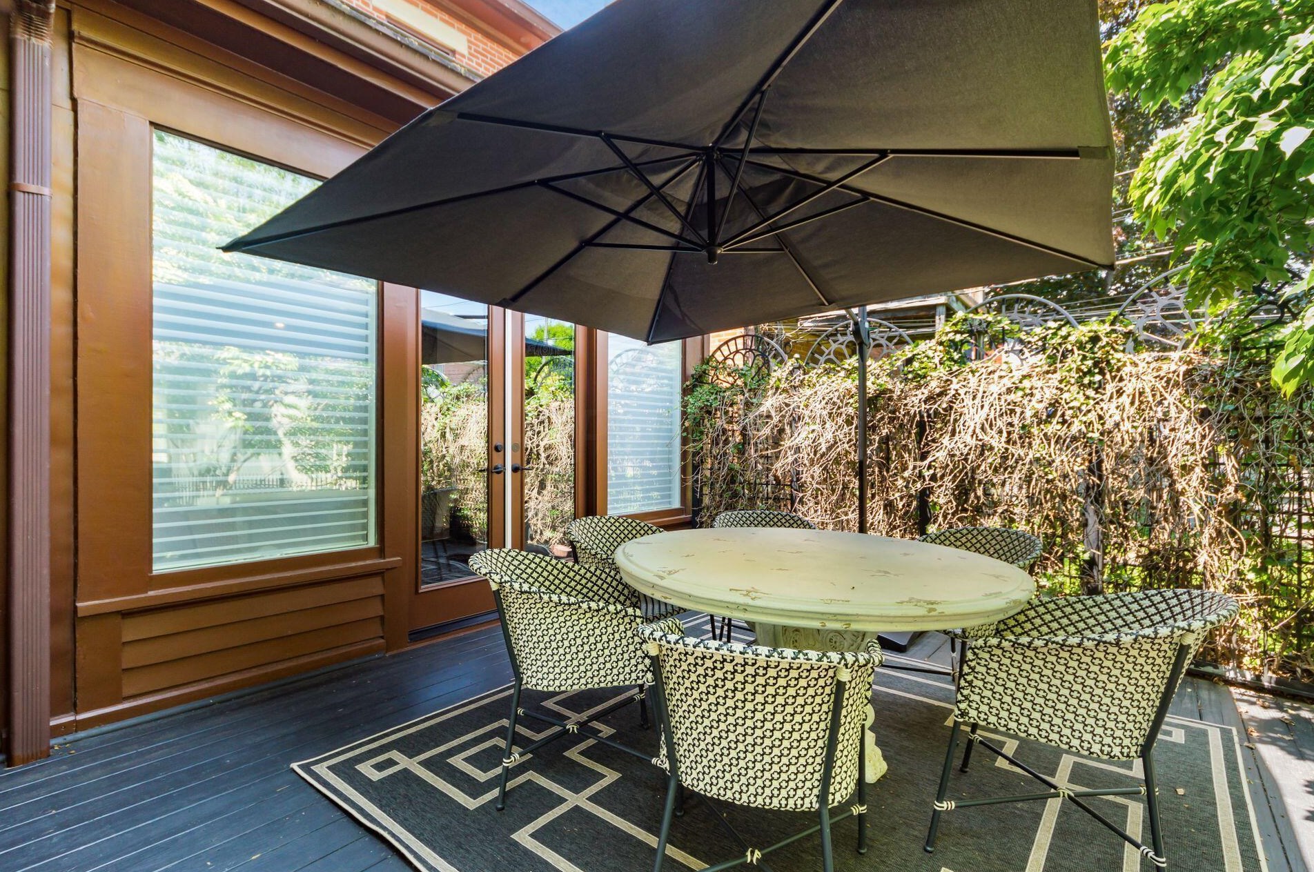 754 Neil Ave, Columbus OH 43201-2321 exterior