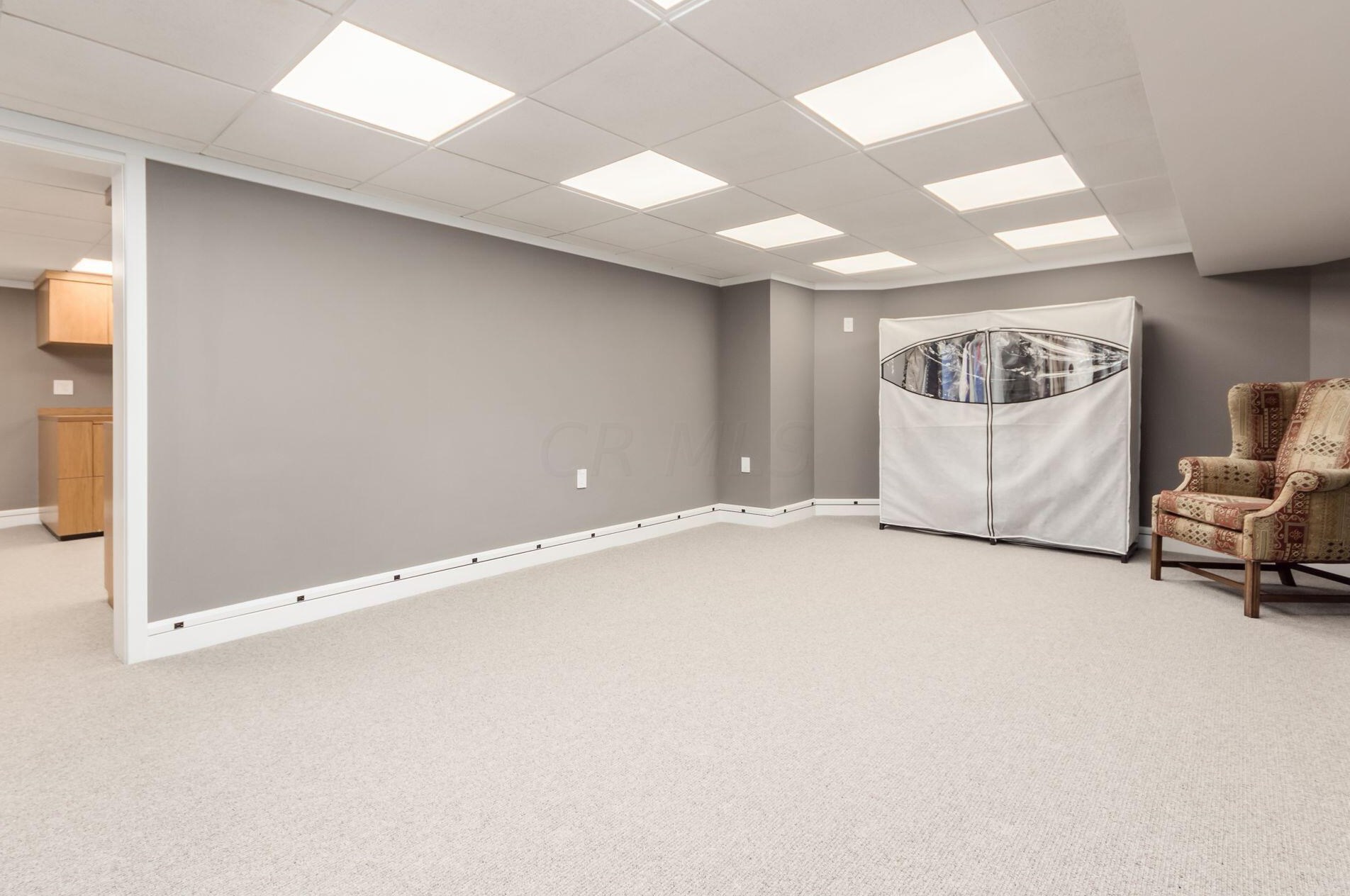 754 Neil Ave, Columbus OH 43201-2321 exterior