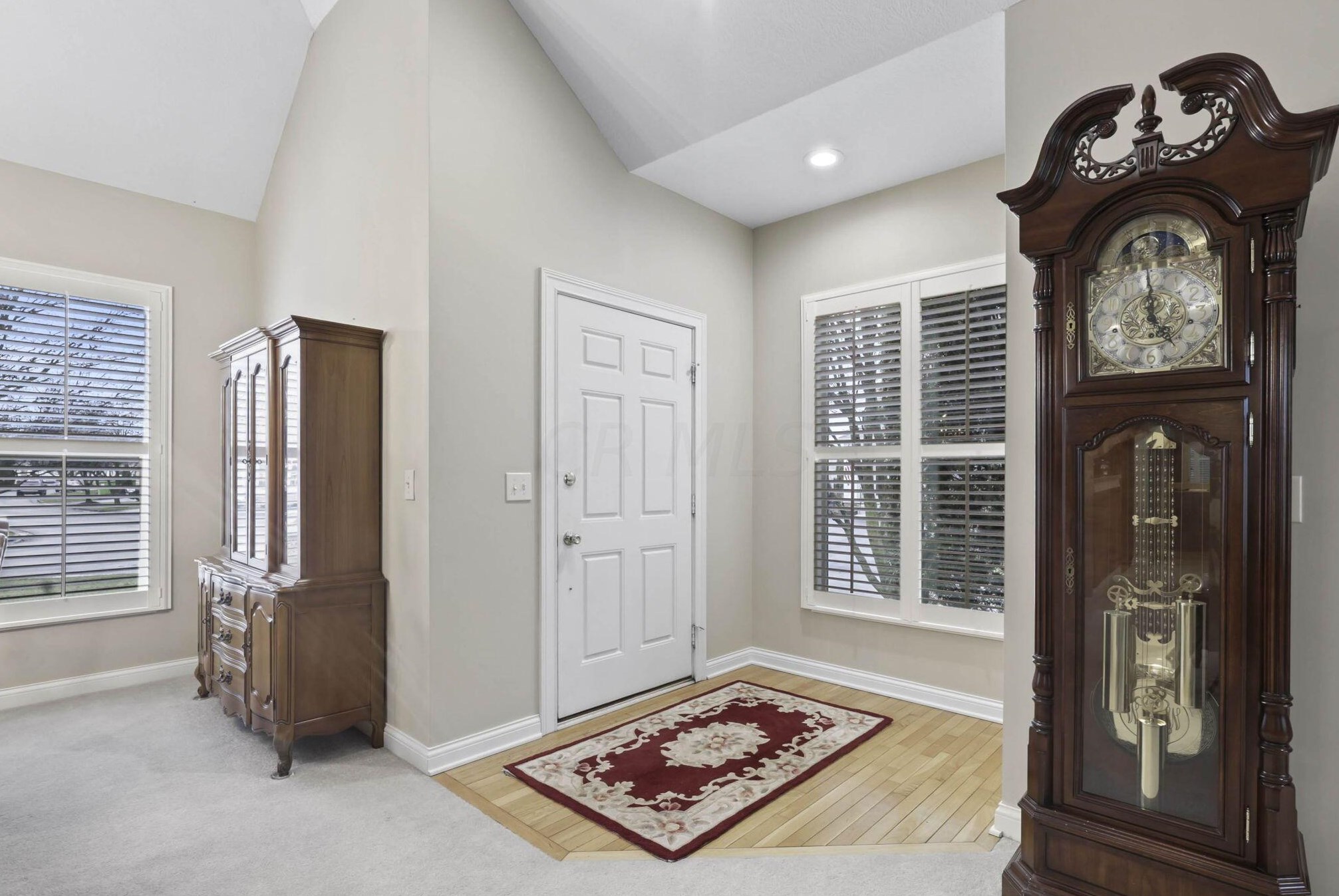 8220 Julian Dr, Westerville, OH 43082-8065