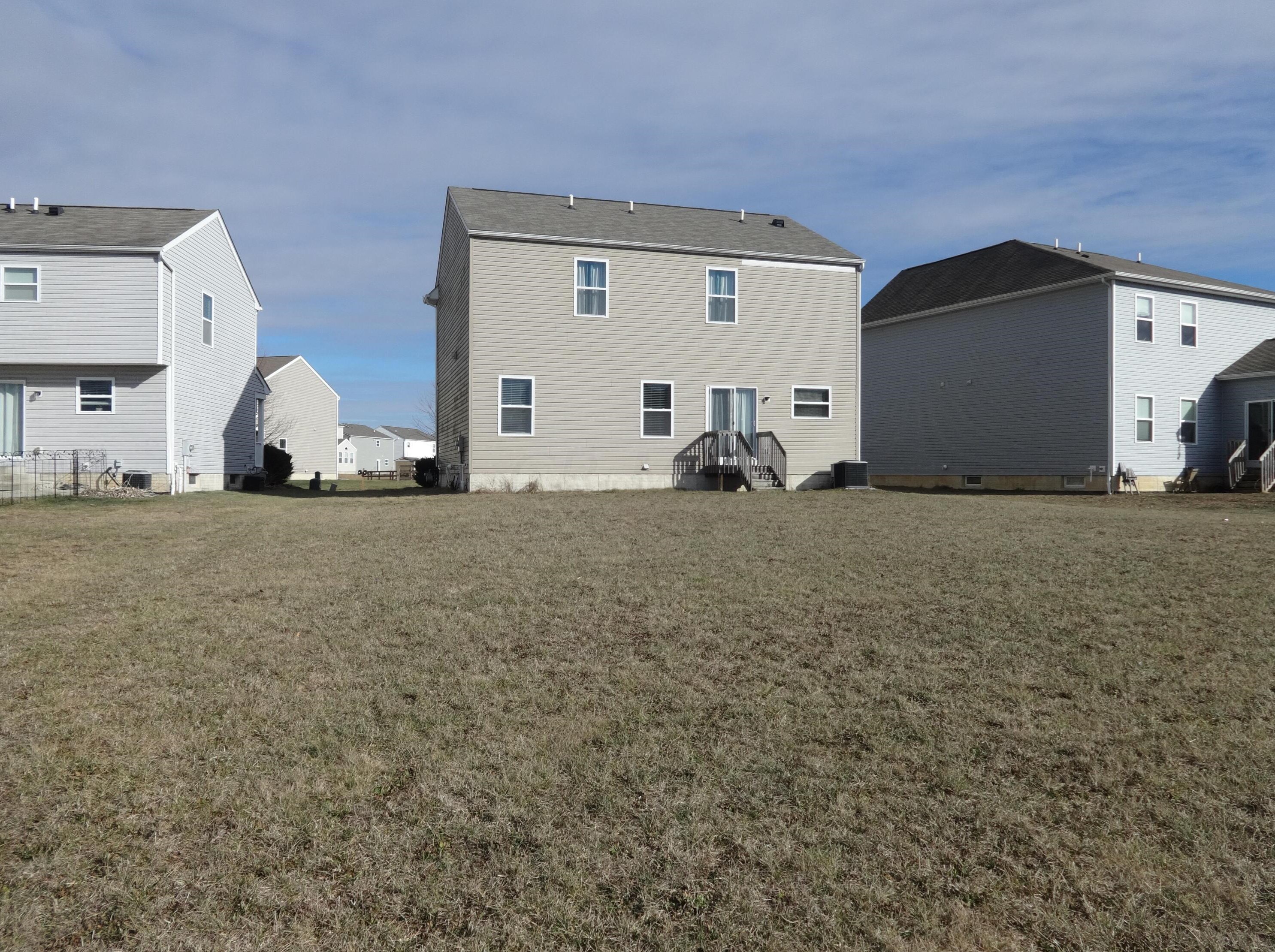 87 Henderson Ln, Ashville, OH 43103