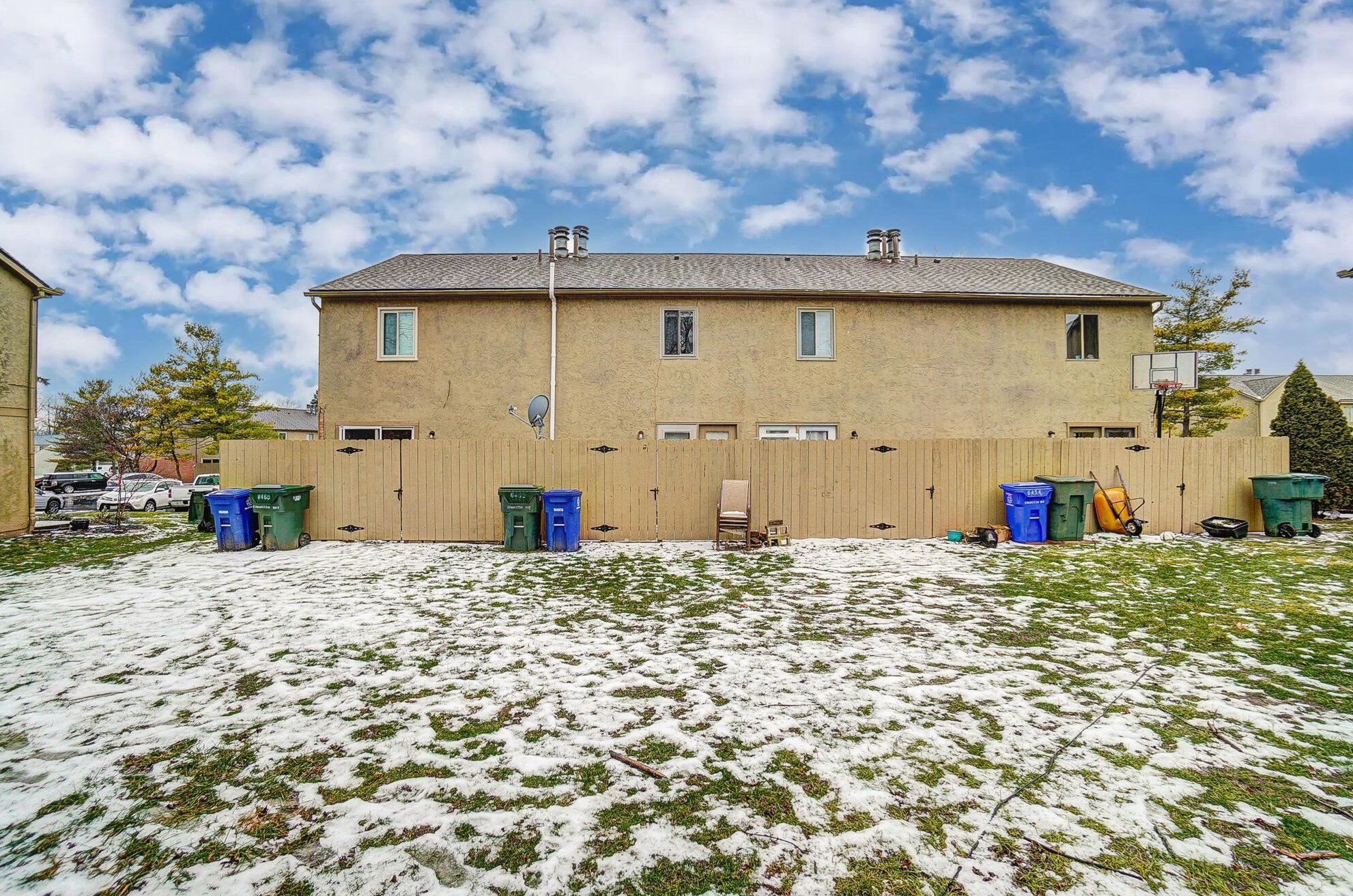 6452 Cranston Way, Dublin OH  43017-1680 exterior