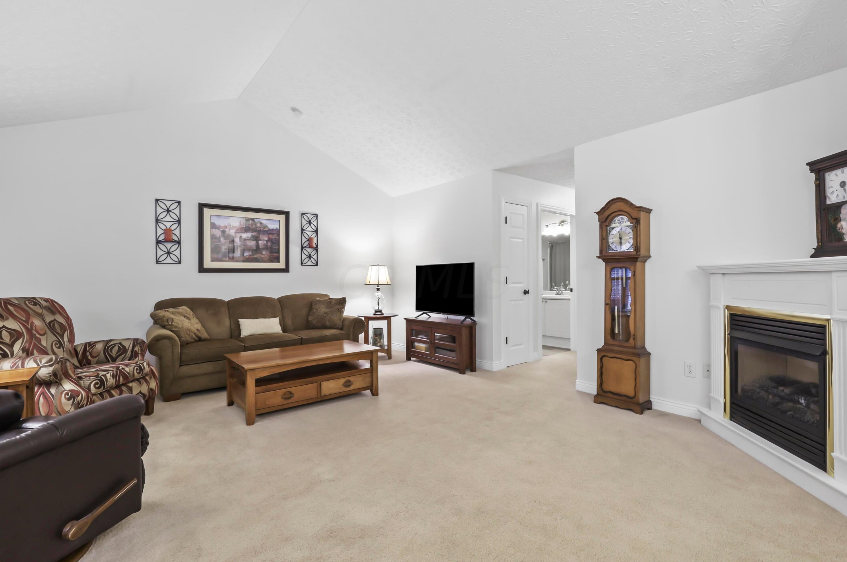 374 Crescent Ct, Westerville OH  43081-2664 exterior