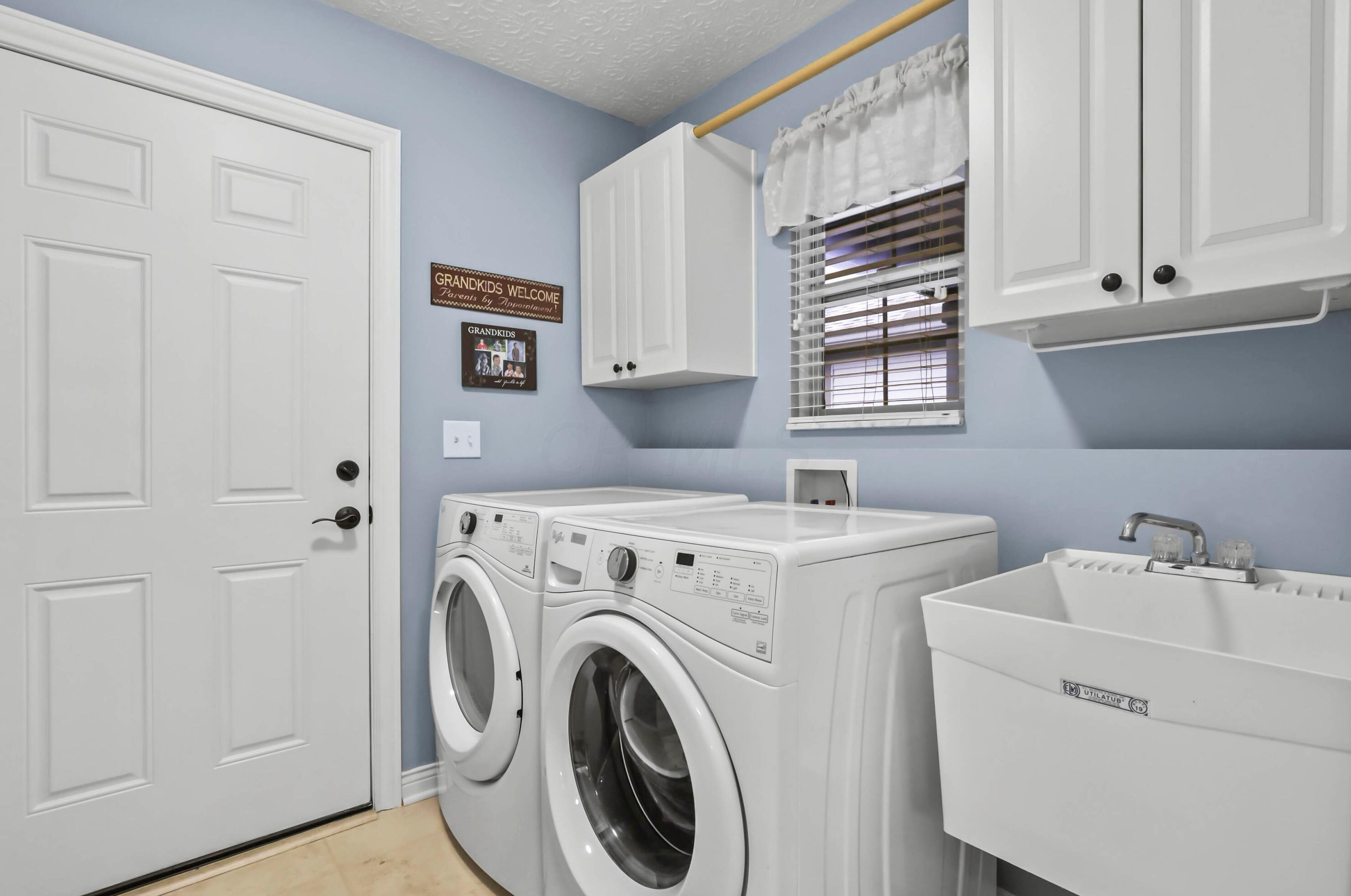 374 Crescent Ct, Westerville OH  43081-2664 exterior