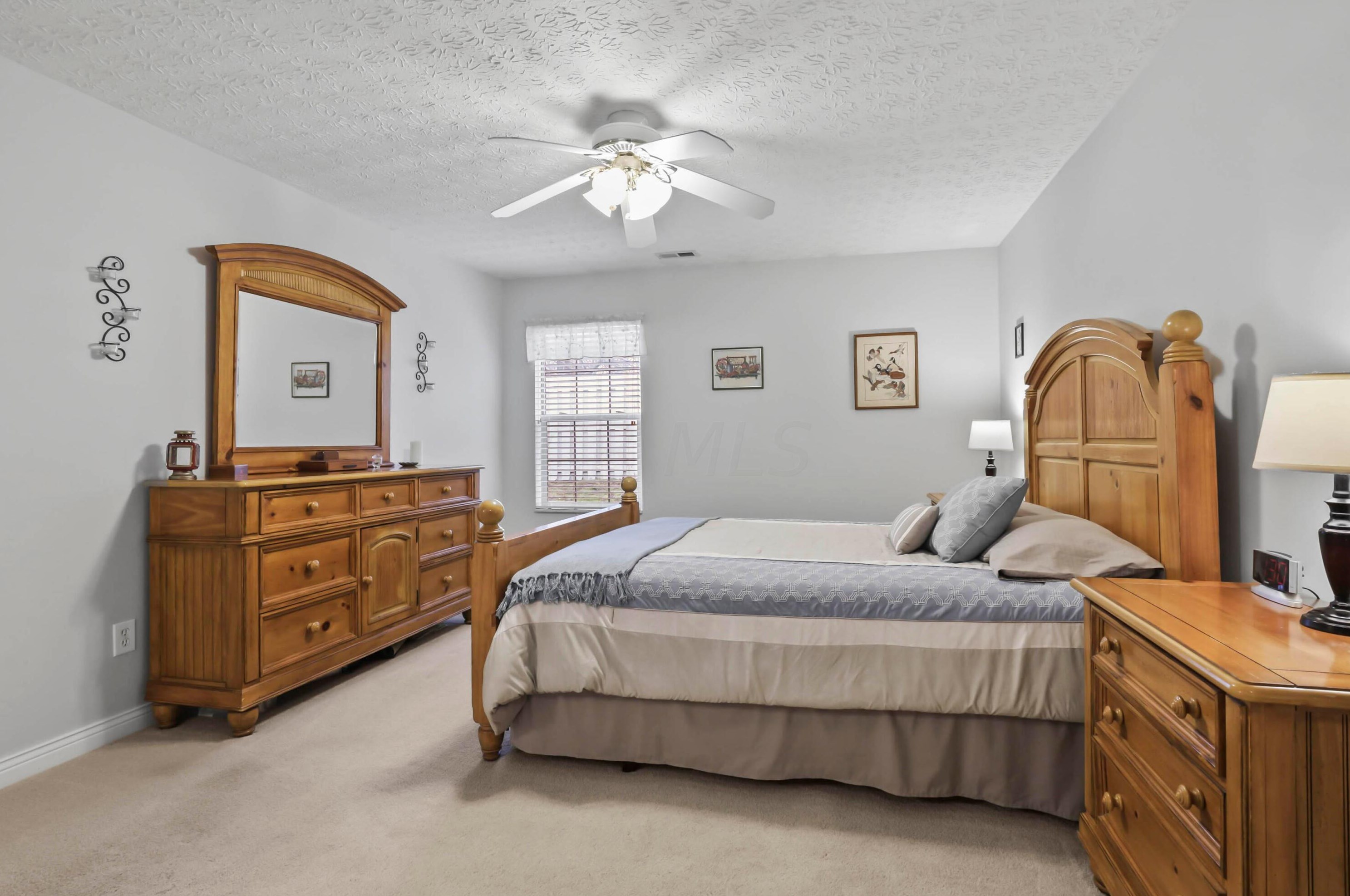 374 Crescent Ct, Westerville OH  43081-2664 exterior