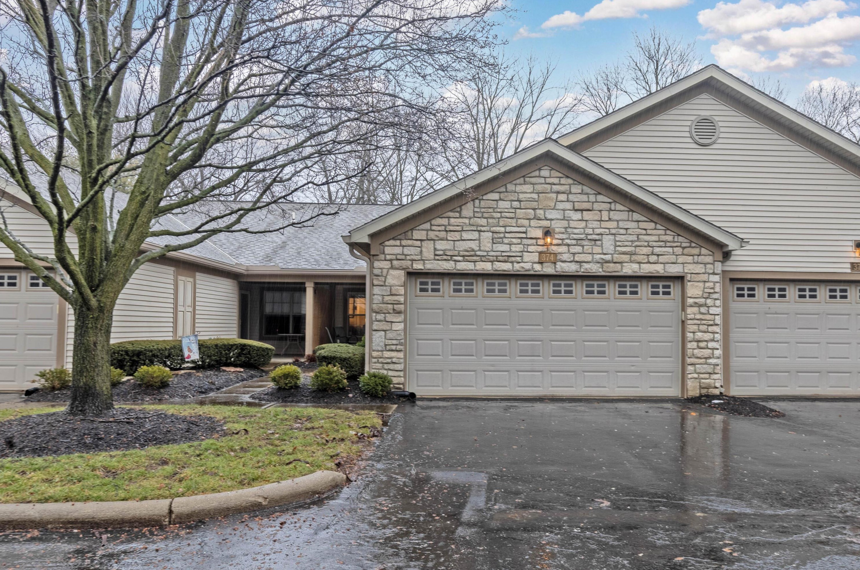 374 Crescent Ct, Westerville, OH 43081-2664
