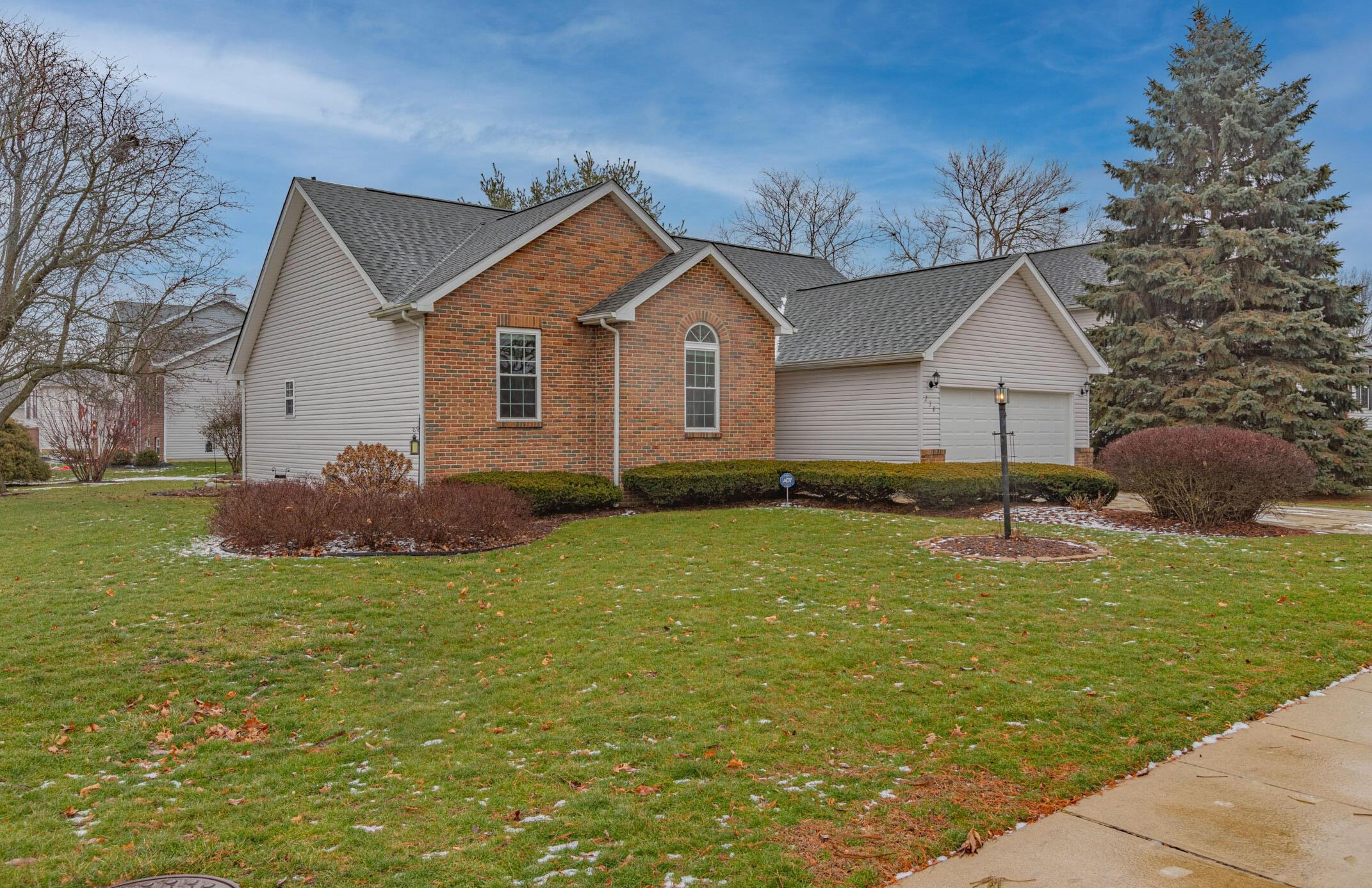238 Sarwil Dr, Cnl Wnchstr, OH 43110-1093