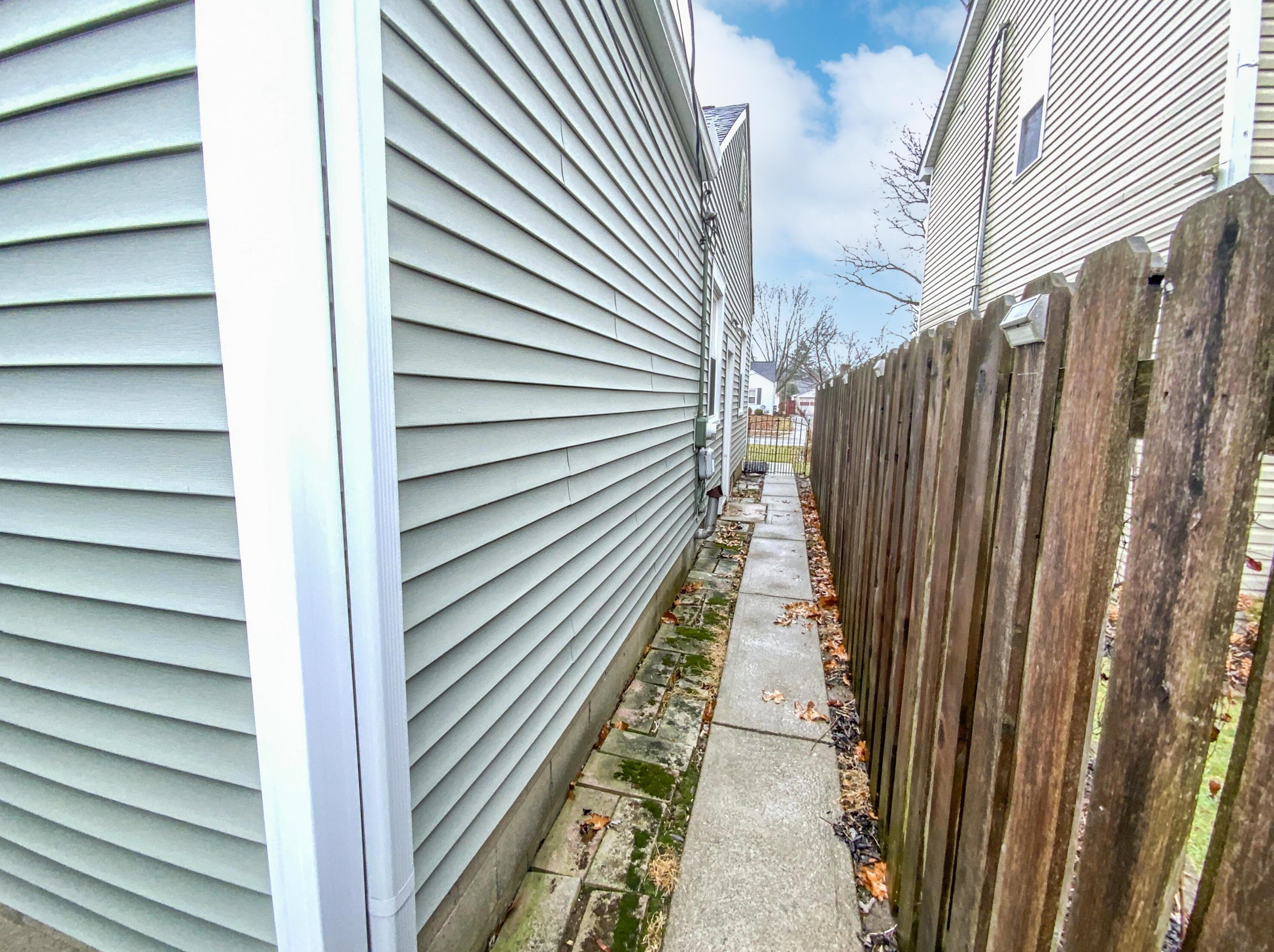 484 Royal Forest Blvd, Columbus OH  43214-1810 exterior