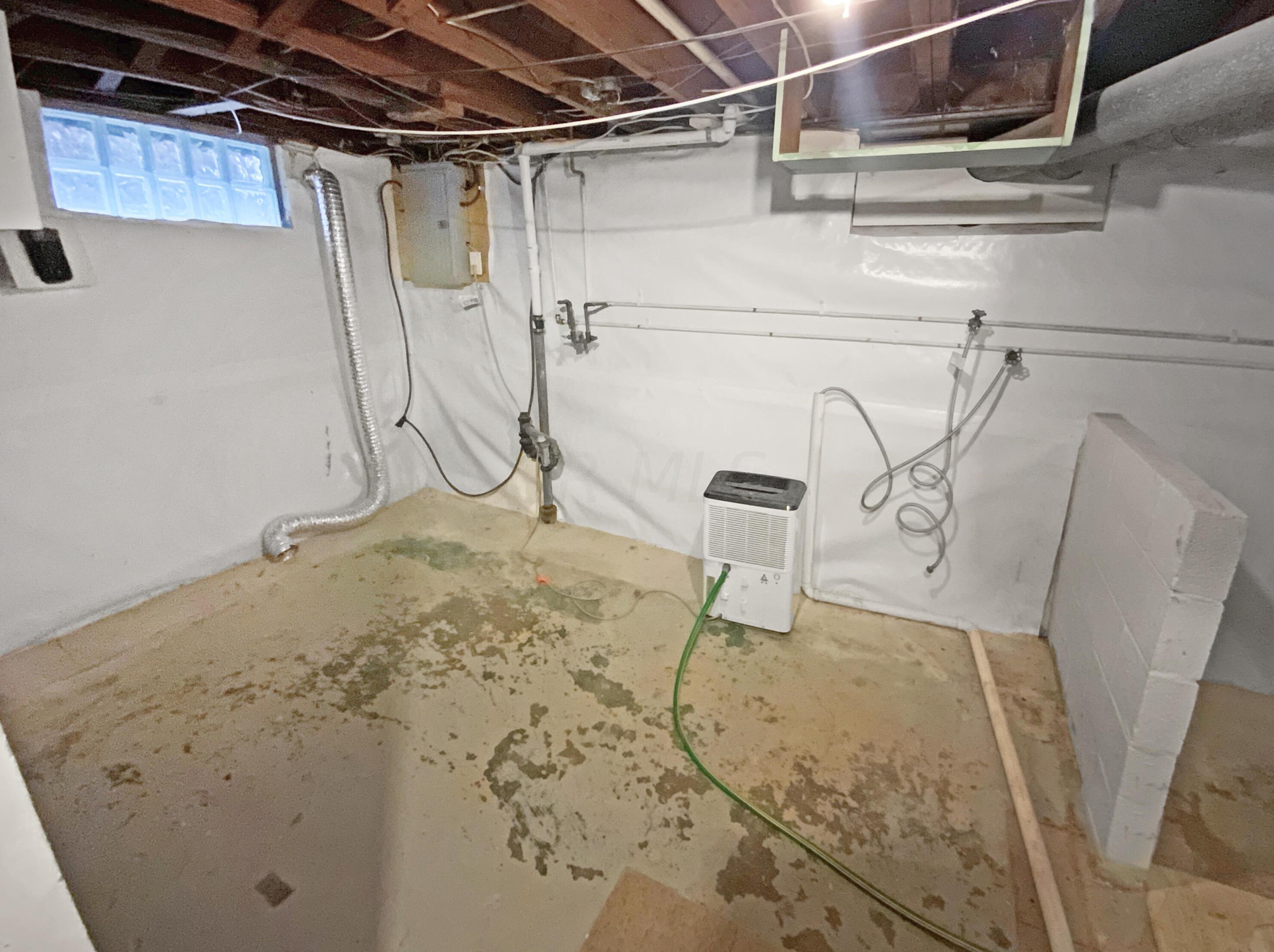 484 Royal Forest Blvd, Columbus OH  43214-1810 exterior