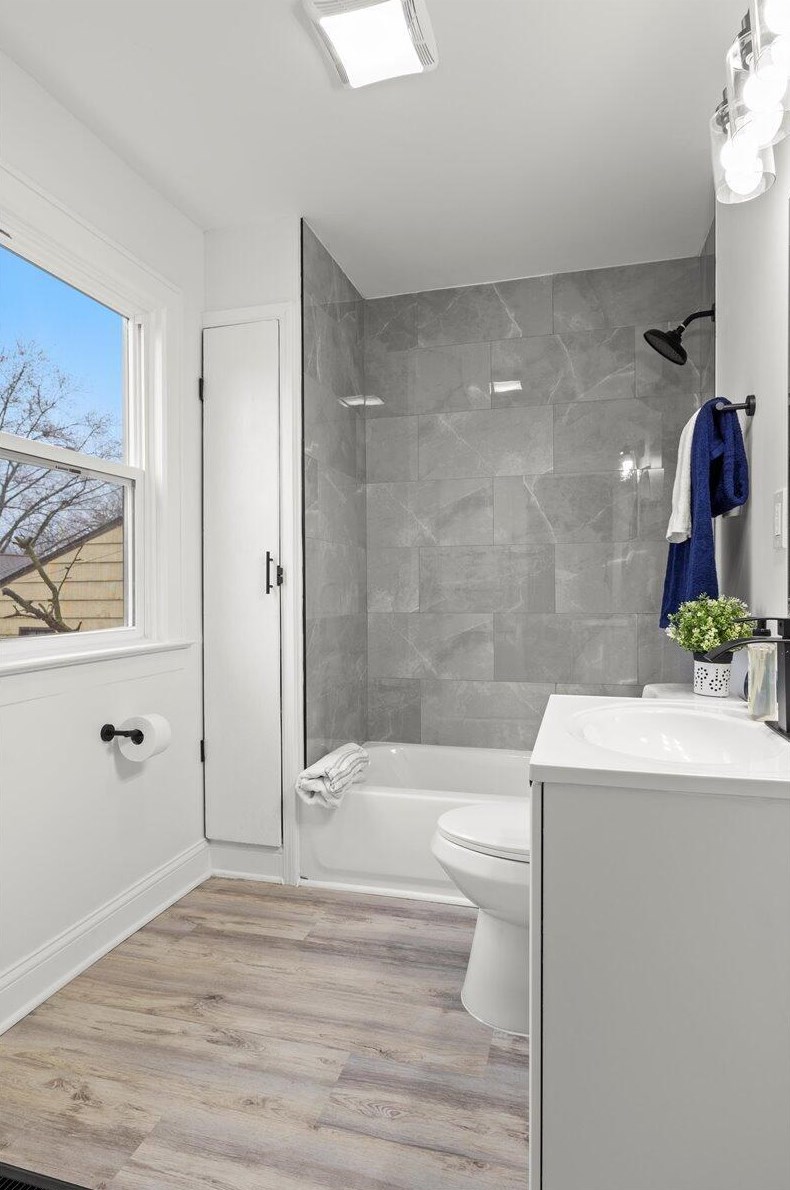 1063 Northridge Rd, Columbus OH  43224-2739 exterior