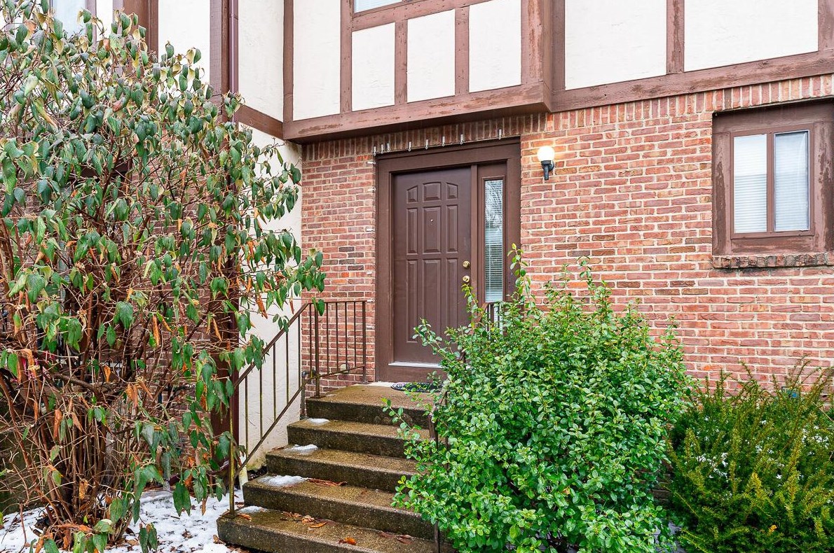 5033 Marden Ct, Columbus, OH 43230-4097