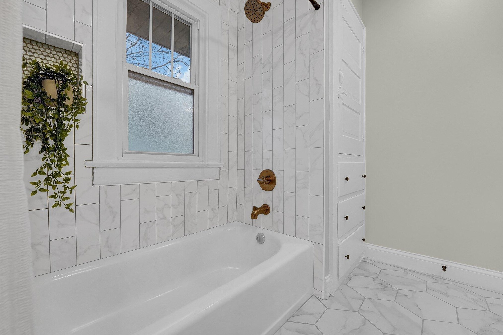 380 Southwood Ave, Columbus OH  43207-1284 exterior