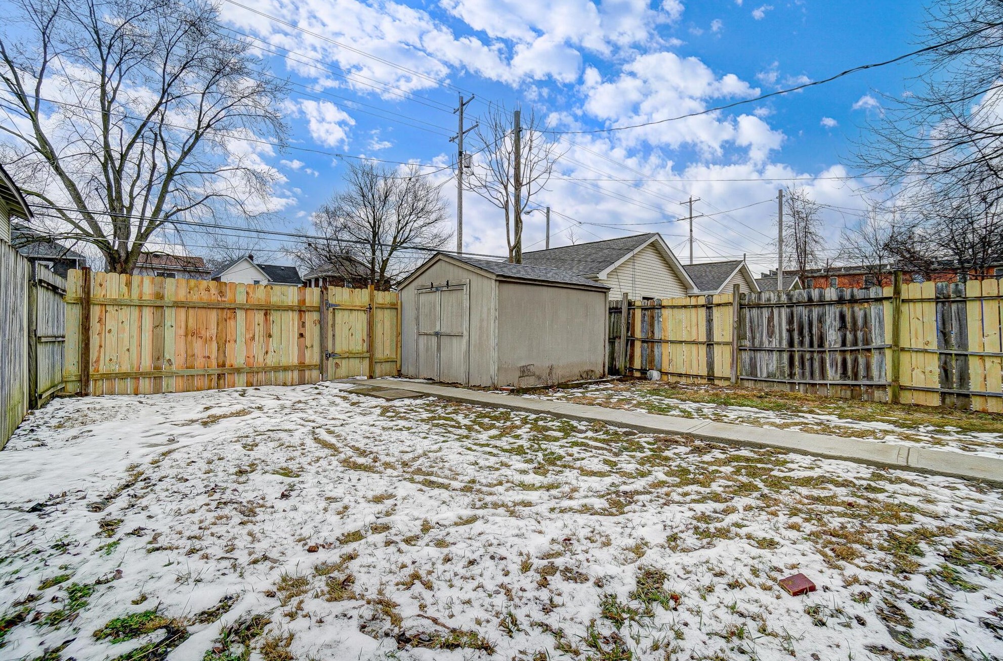 881 Gilbert St, Columbus OH 43206-1520 exterior