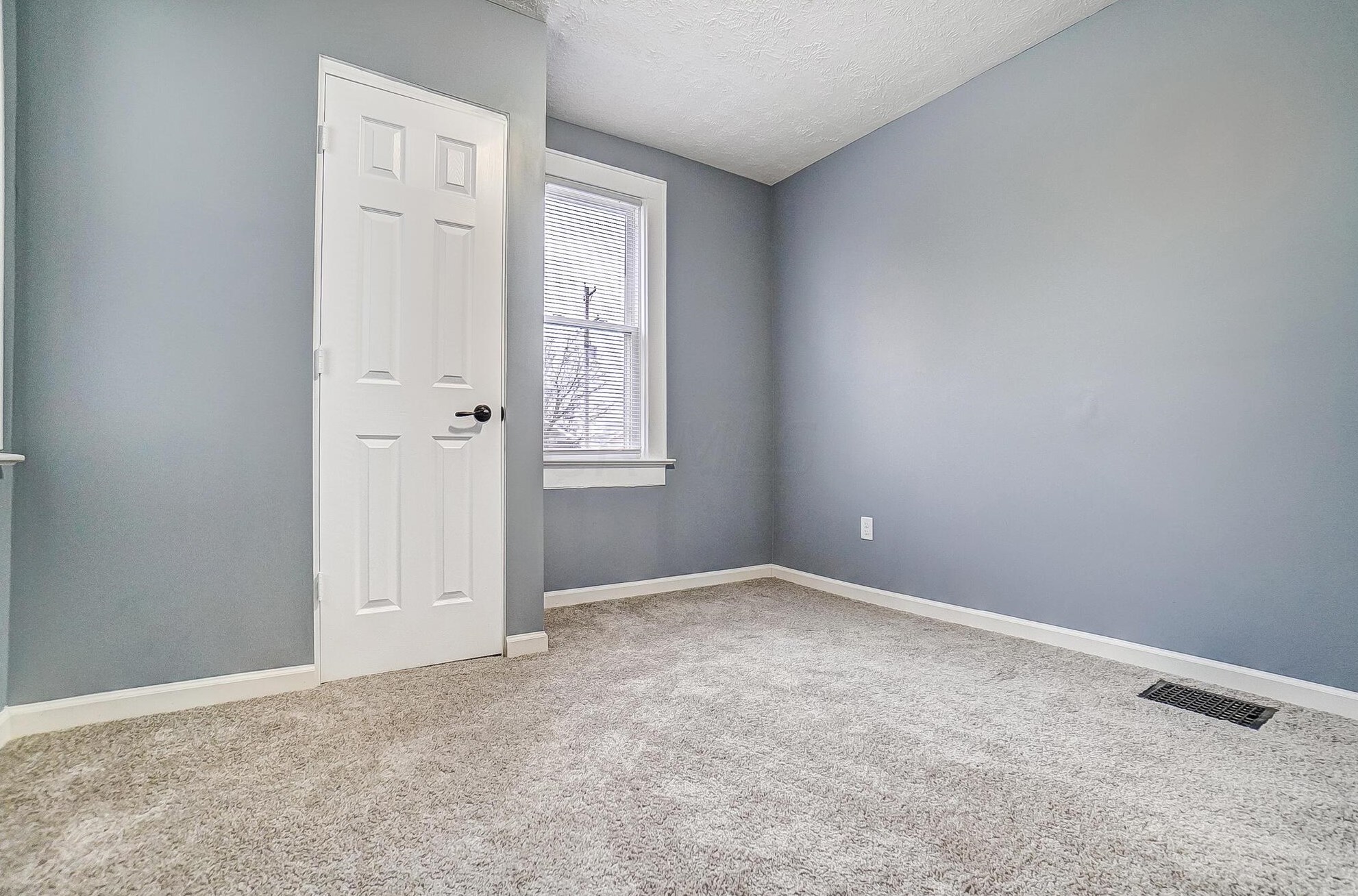 881 Gilbert St, Columbus OH 43206-1520 exterior