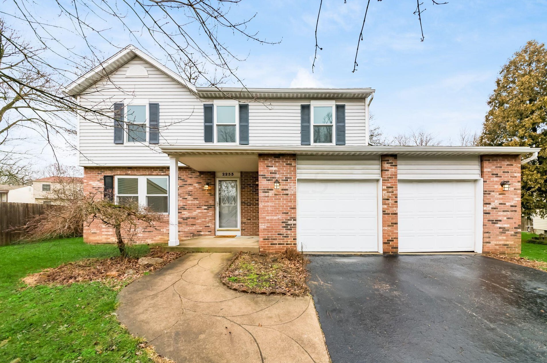 2233 Cypress Creek Ct, Columbus, OH 43228-9661