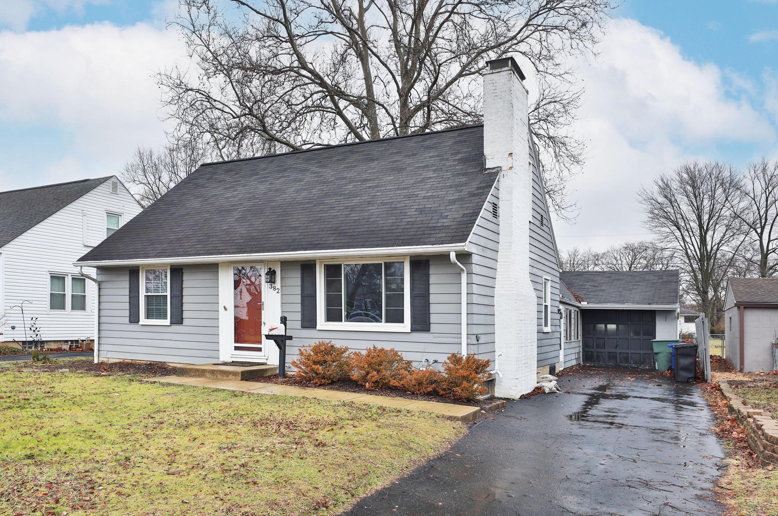 382 Kanawha Ave, Columbus, OH 43214-1212