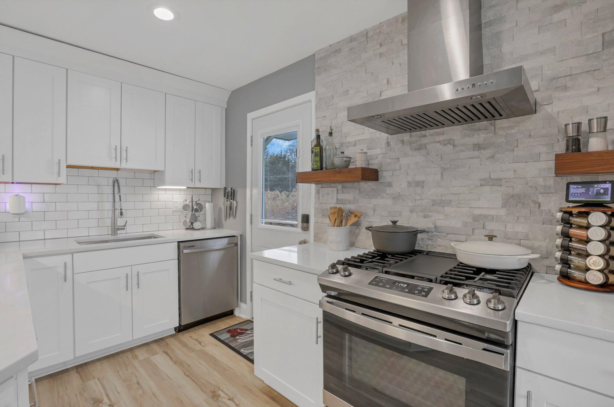 78 Stanton Ave, Columbus OH  43085-3922 exterior