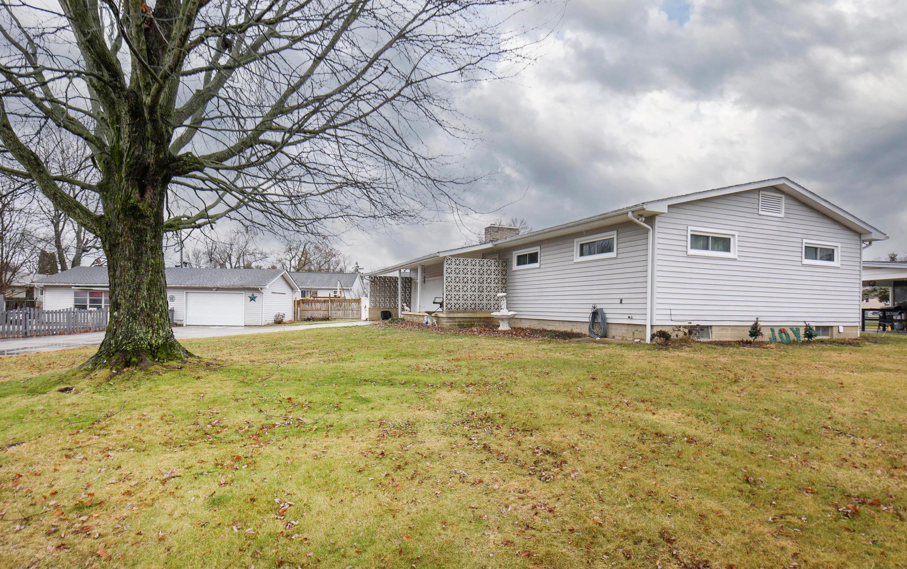 355 Lewis Rd, Circleville OH  43113-1322 exterior