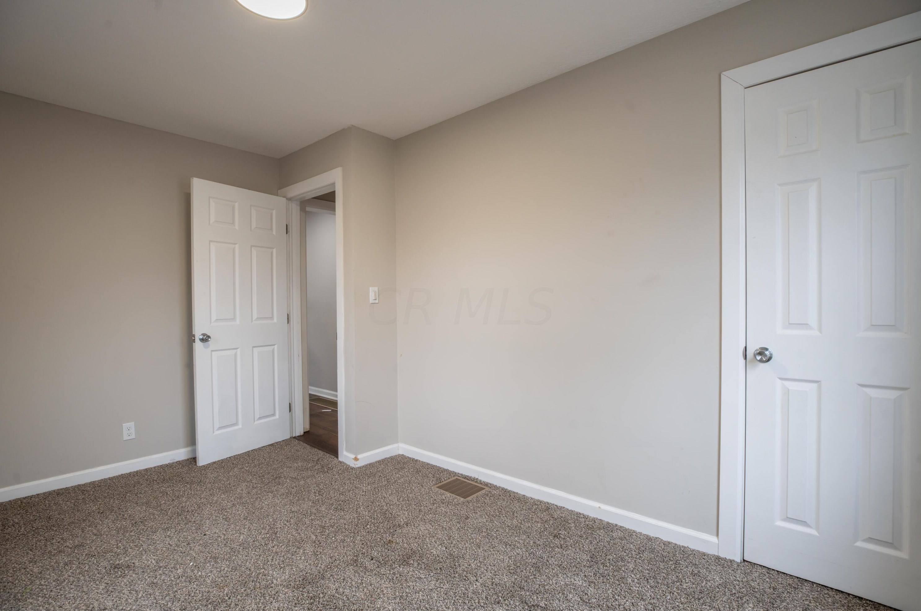 2203 Grasmere Ave, Columbus OH 43211-2142 exterior