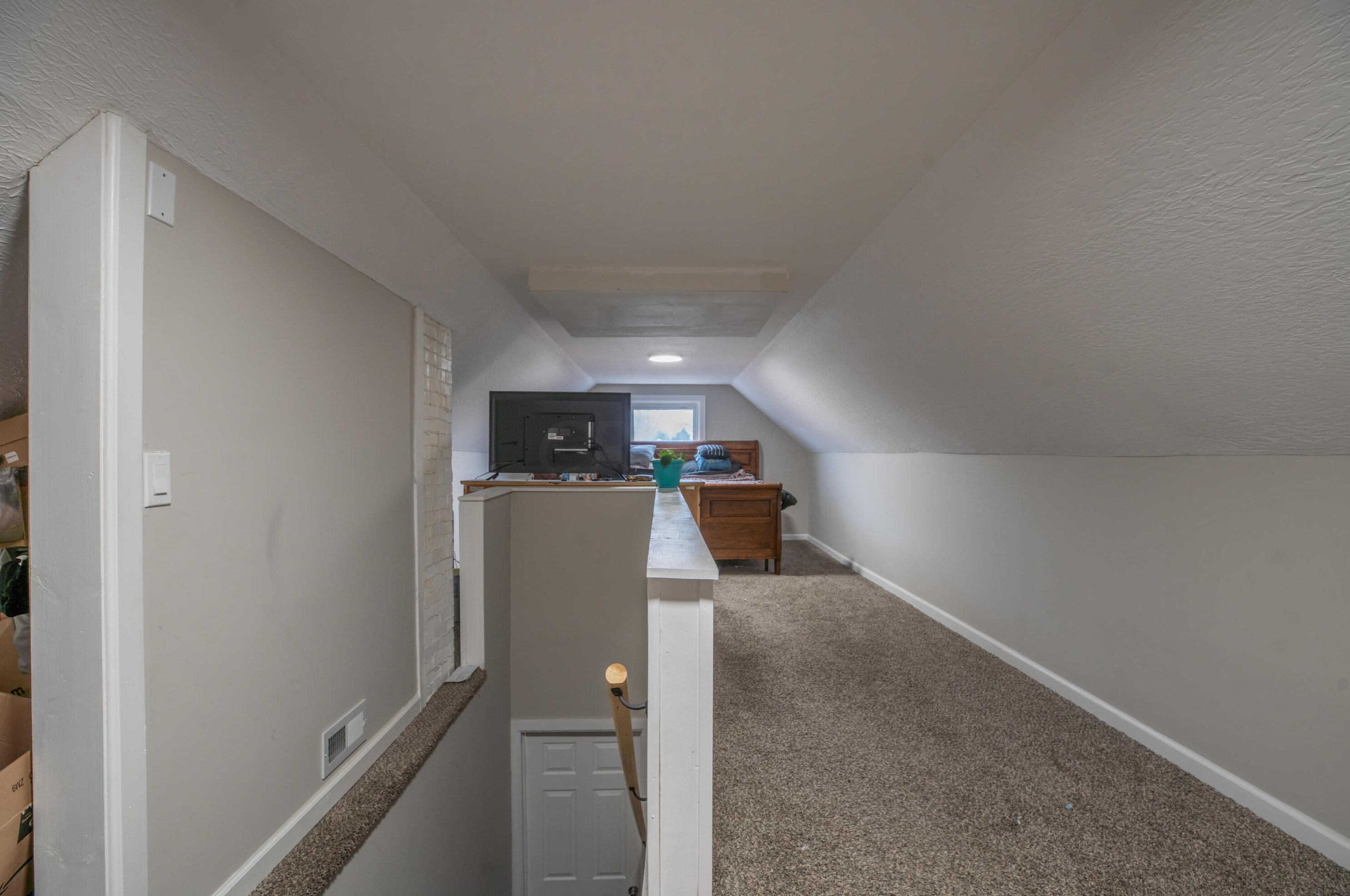 2203 Grasmere Ave, Columbus OH 43211-2142 exterior