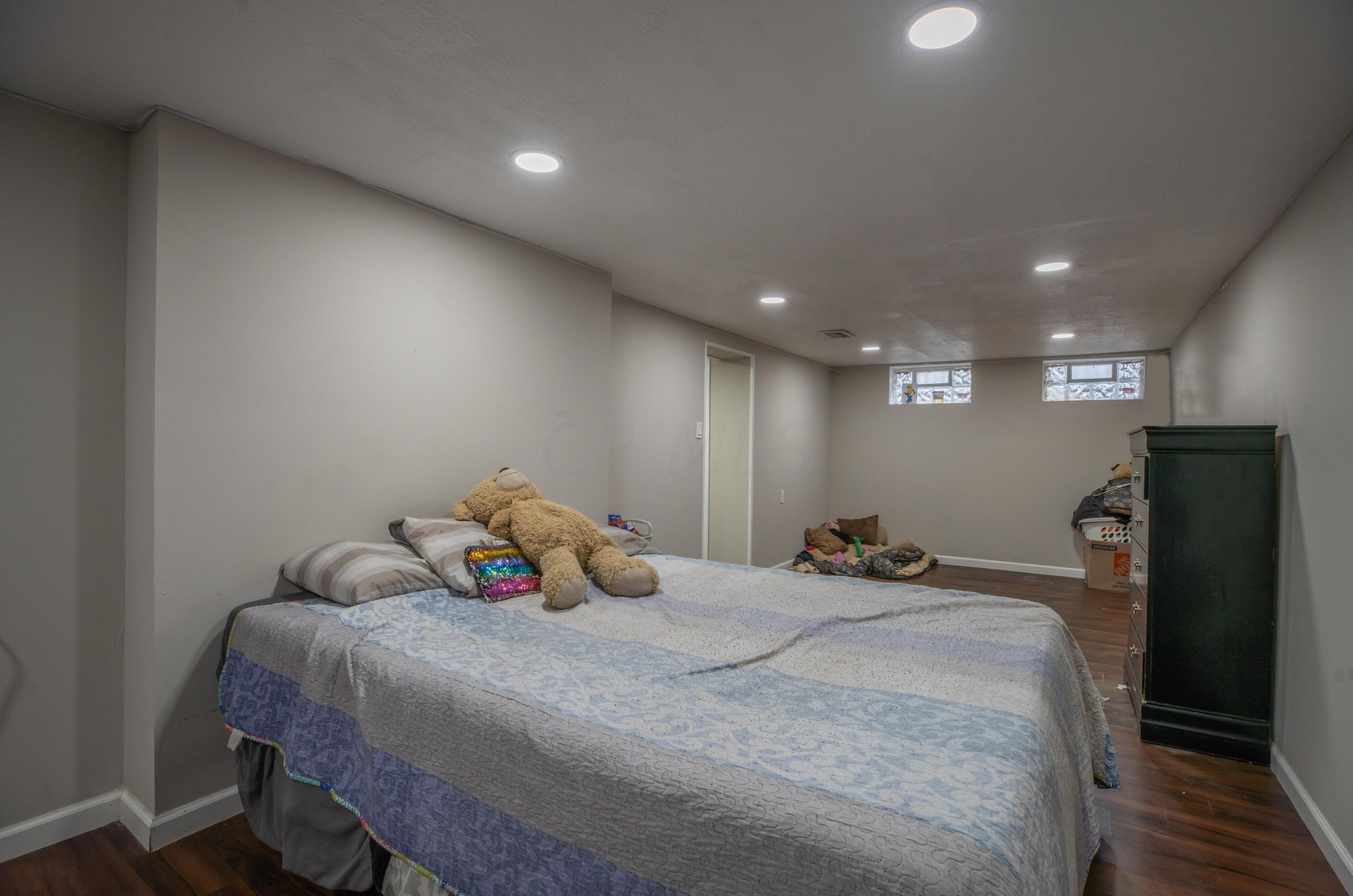 2203 Grasmere Ave, Columbus OH 43211-2142 exterior