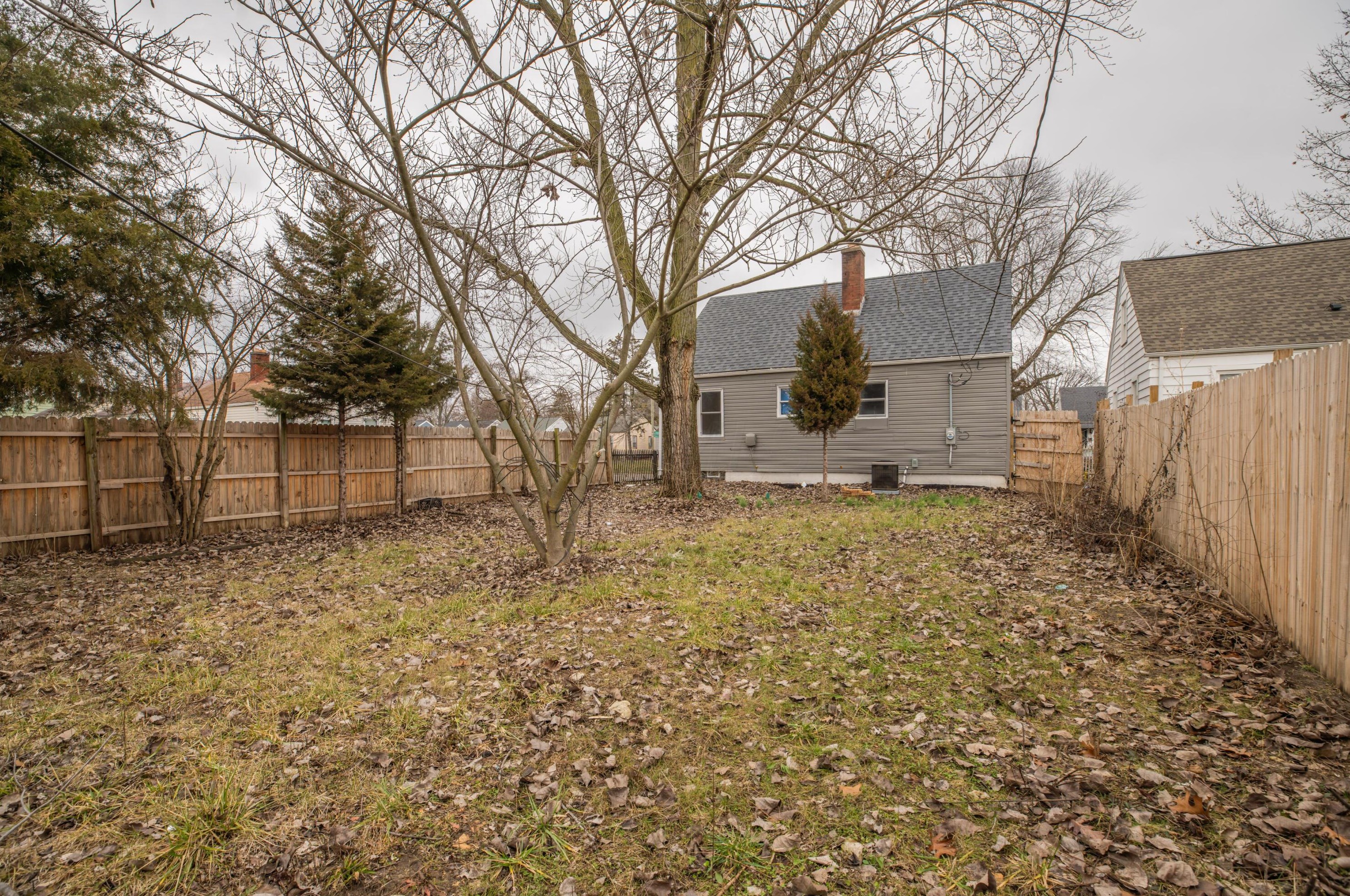 2203 Grasmere Ave, Columbus OH 43211-2142 exterior