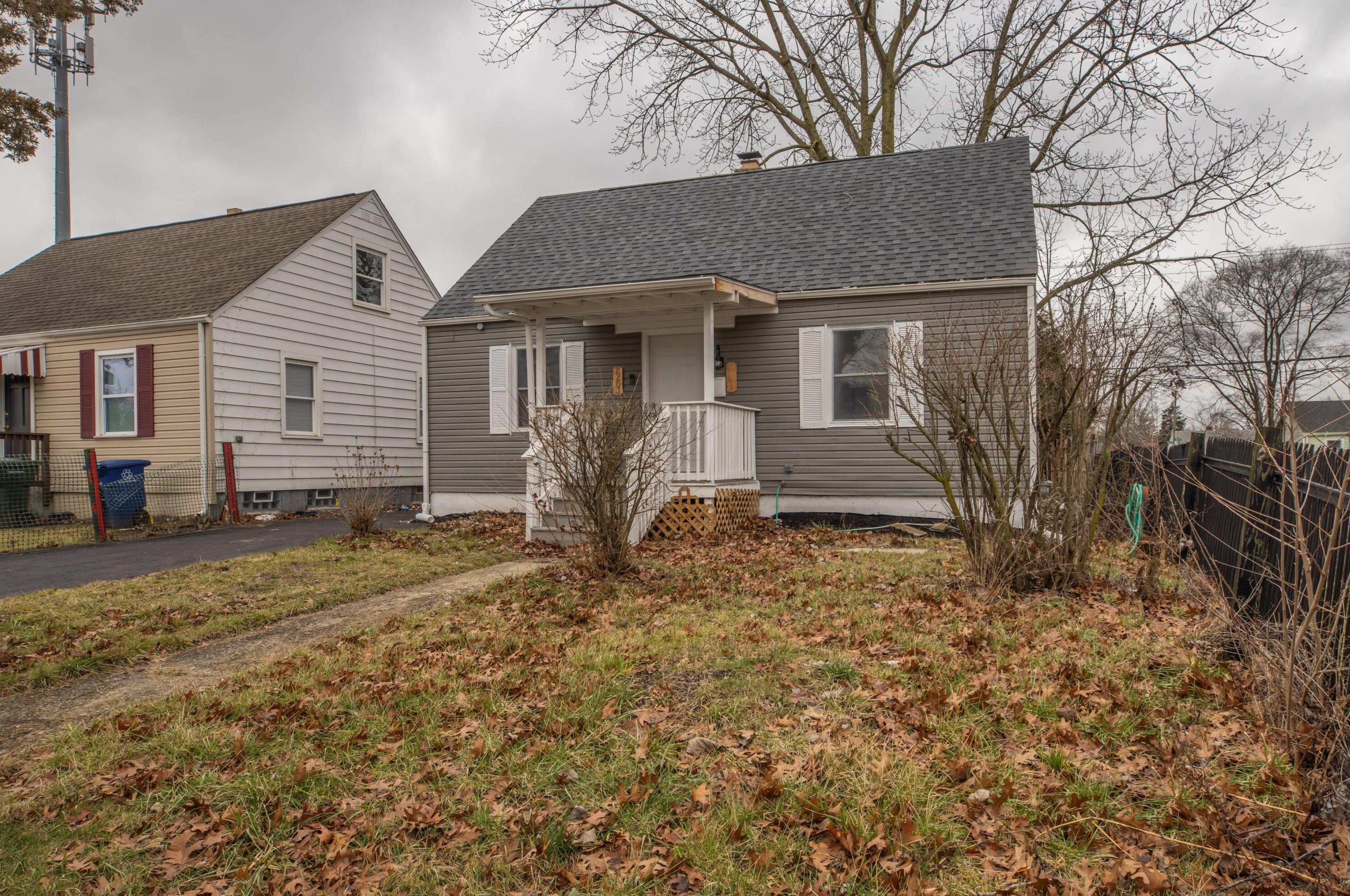 2203 Grasmere Ave, Columbus OH 43211-2142 exterior