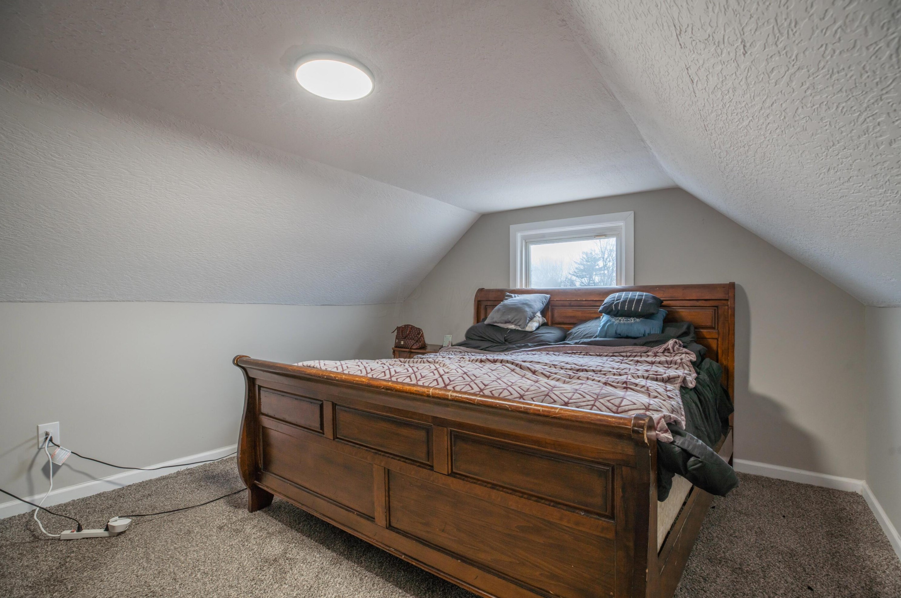 2203 Grasmere Ave, Columbus OH 43211-2142 exterior