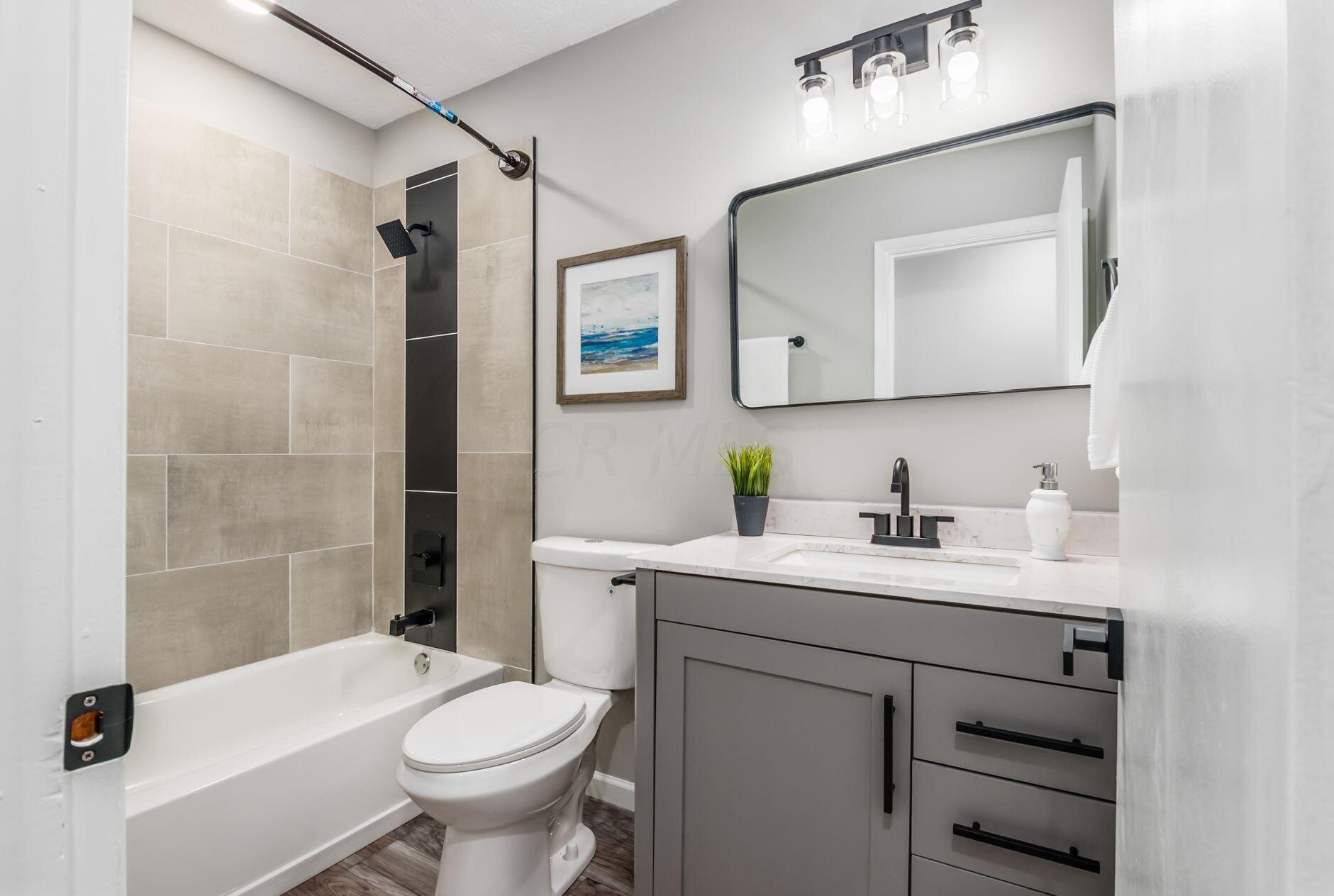 4043 Alton Darby Creek Rd, Hilliard OH  43026-9438 exterior