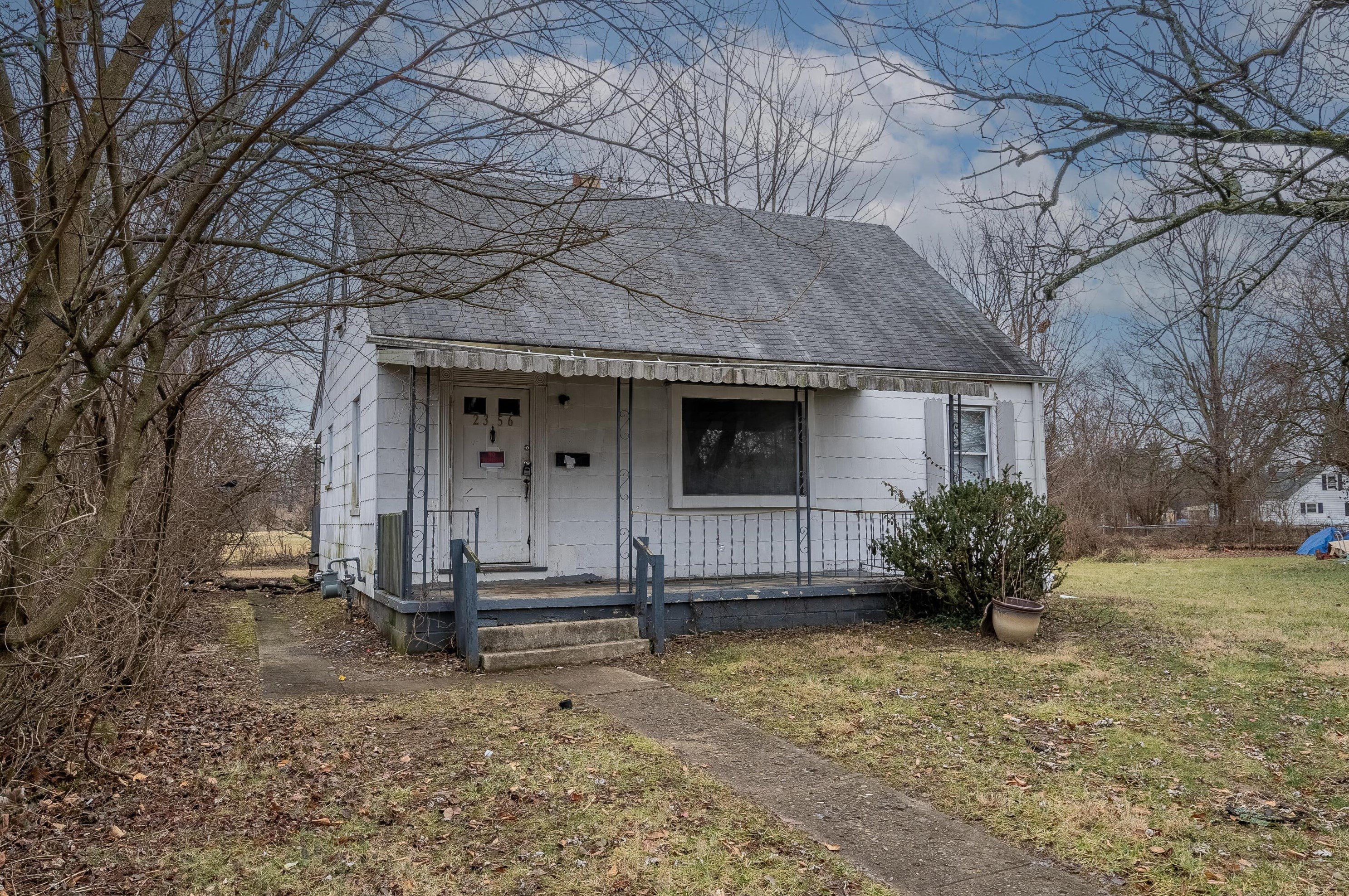 2356 Delbert Rd, Columbus, OH 43211-2380