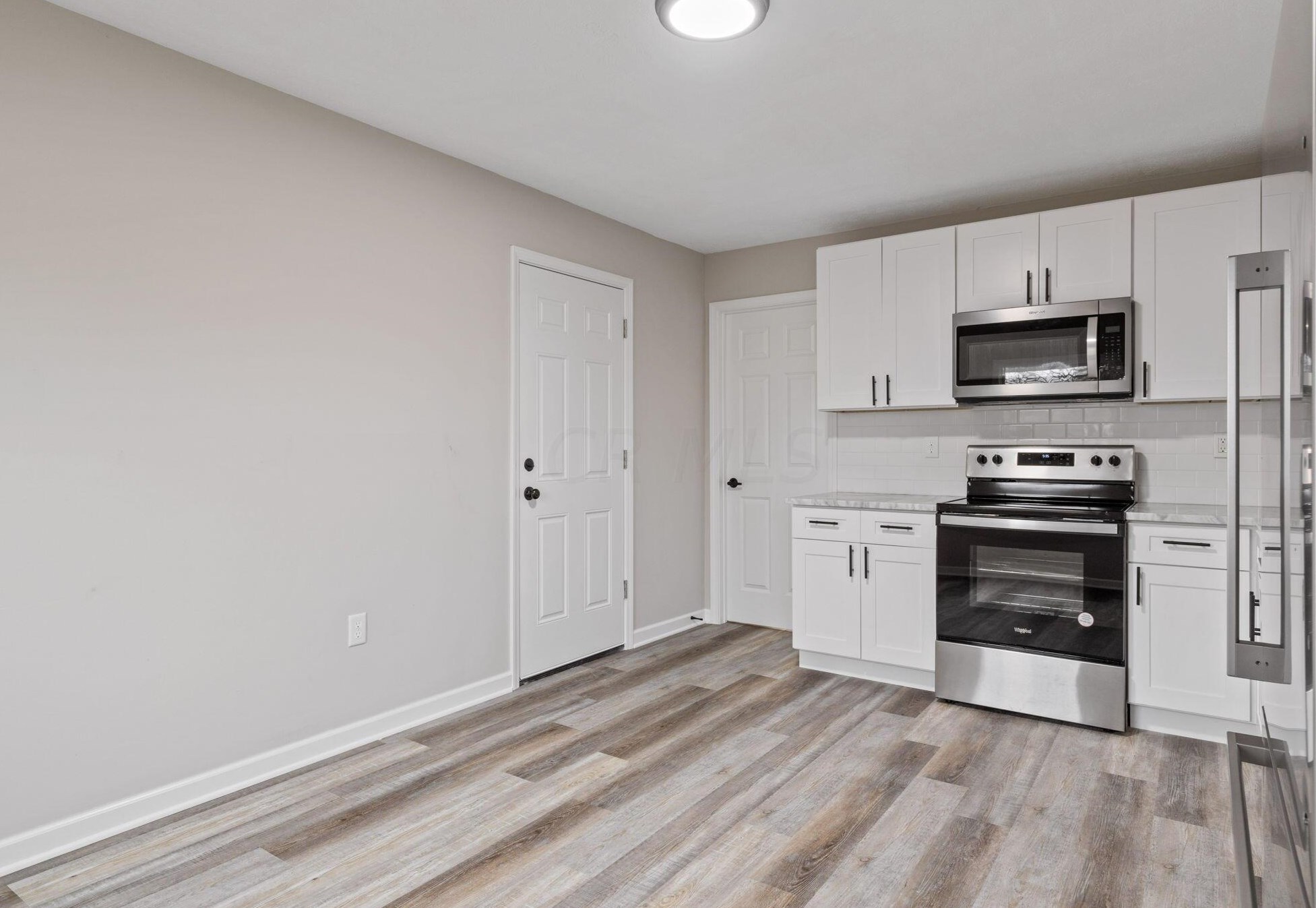 200 Lonepine Rd, Delaware, OH 43015-2835