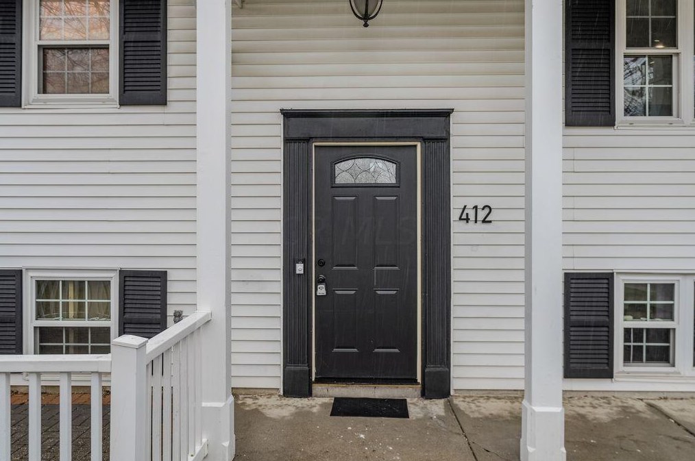 412 Denwood Dr, Columbus OH  43230-2012 exterior